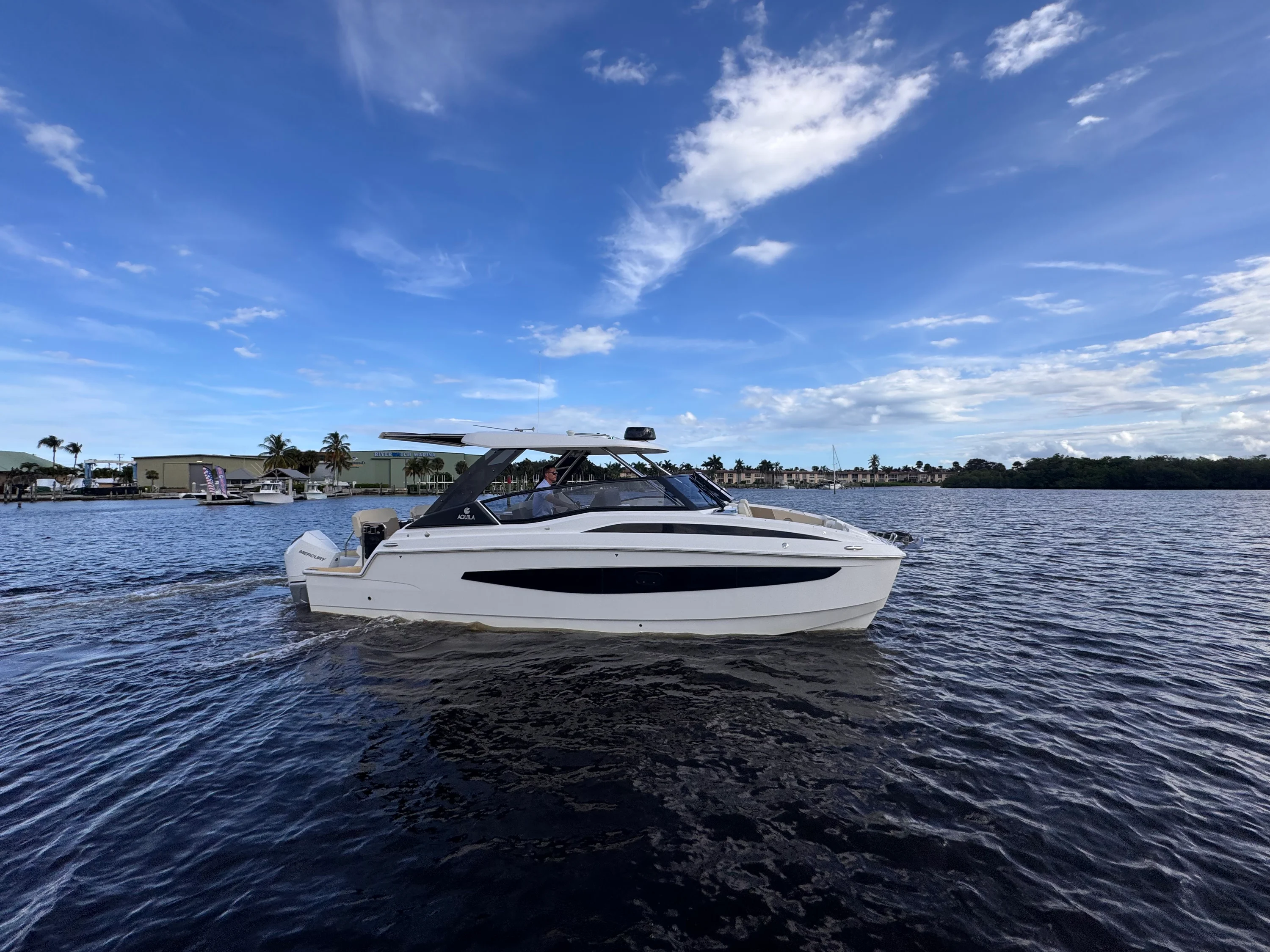 2023 Aquila 32 SPORT Image Thumbnail #1