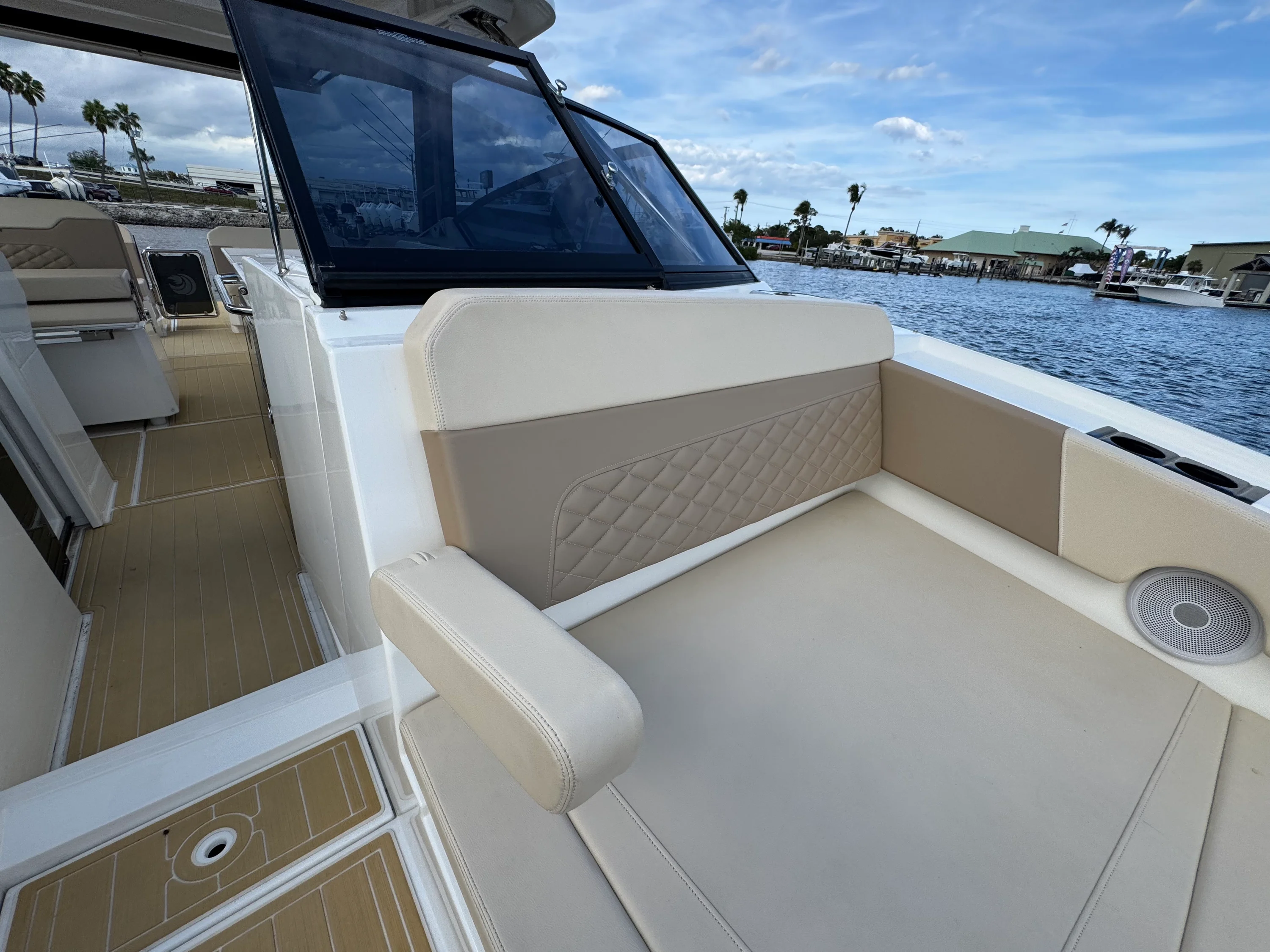 2023 Aquila 32 SPORT Image Thumbnail #41