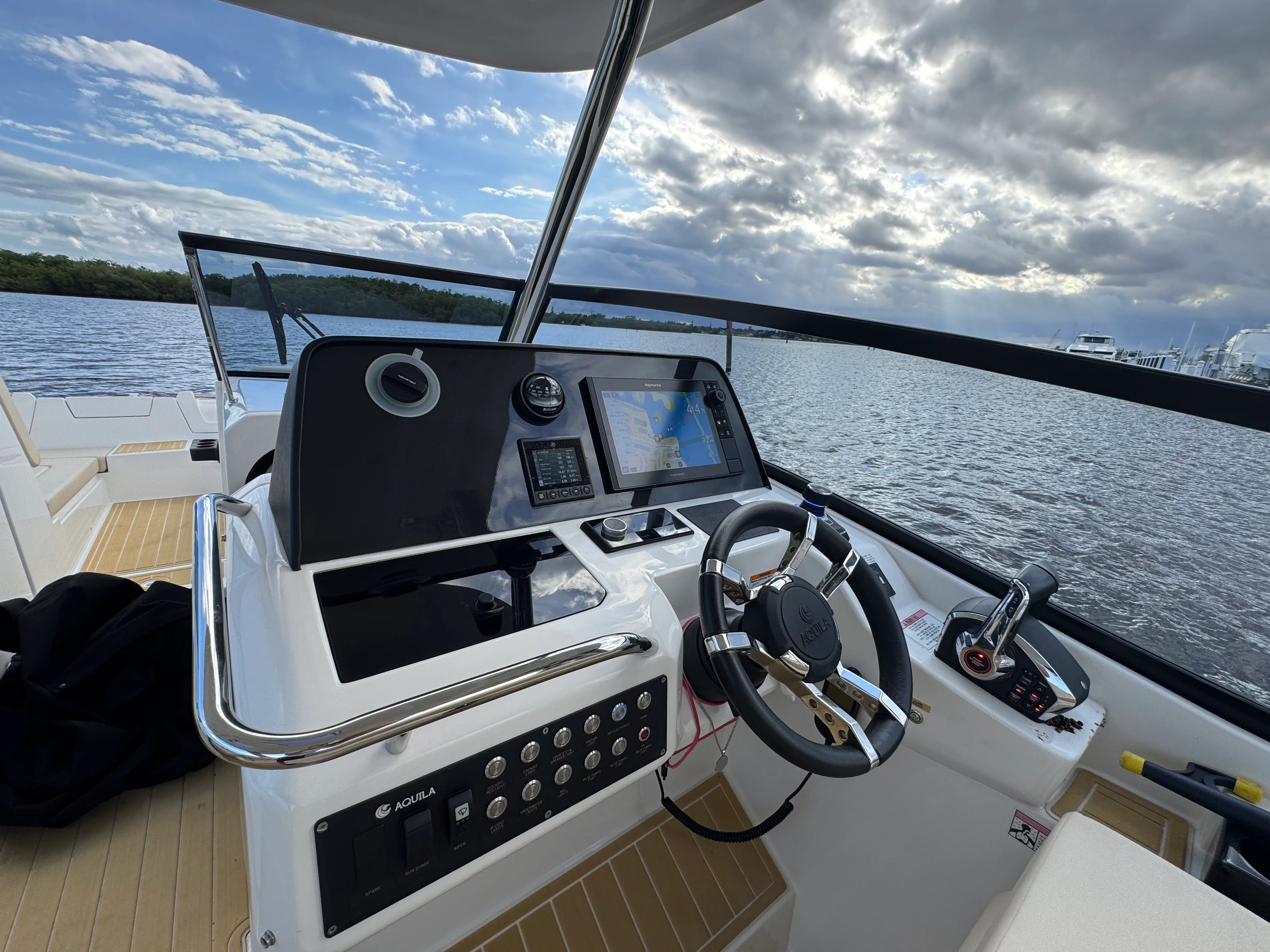 2023 Aquila 32 SPORT Image Thumbnail #31