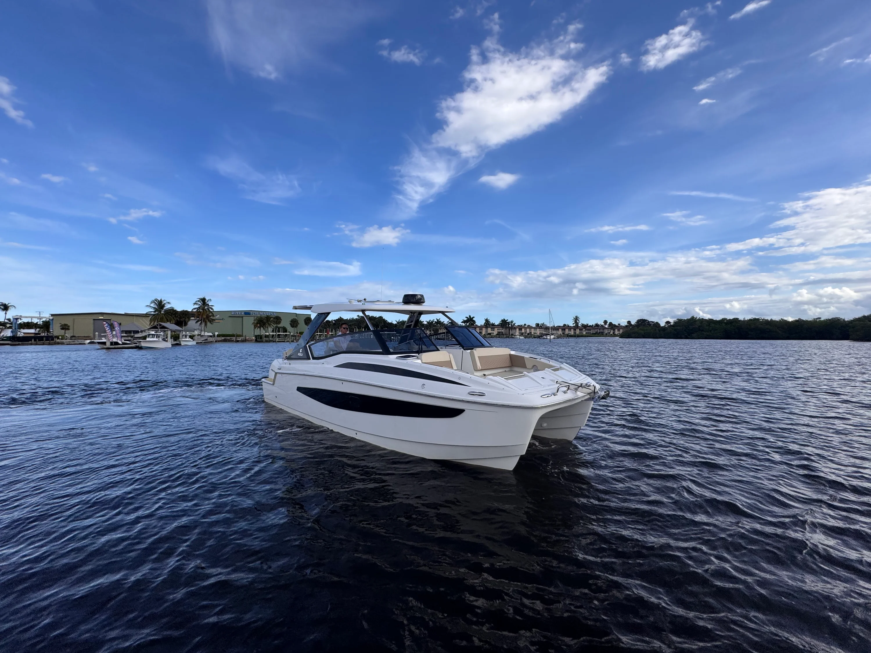2023 Aquila 32 SPORT Image Thumbnail #2