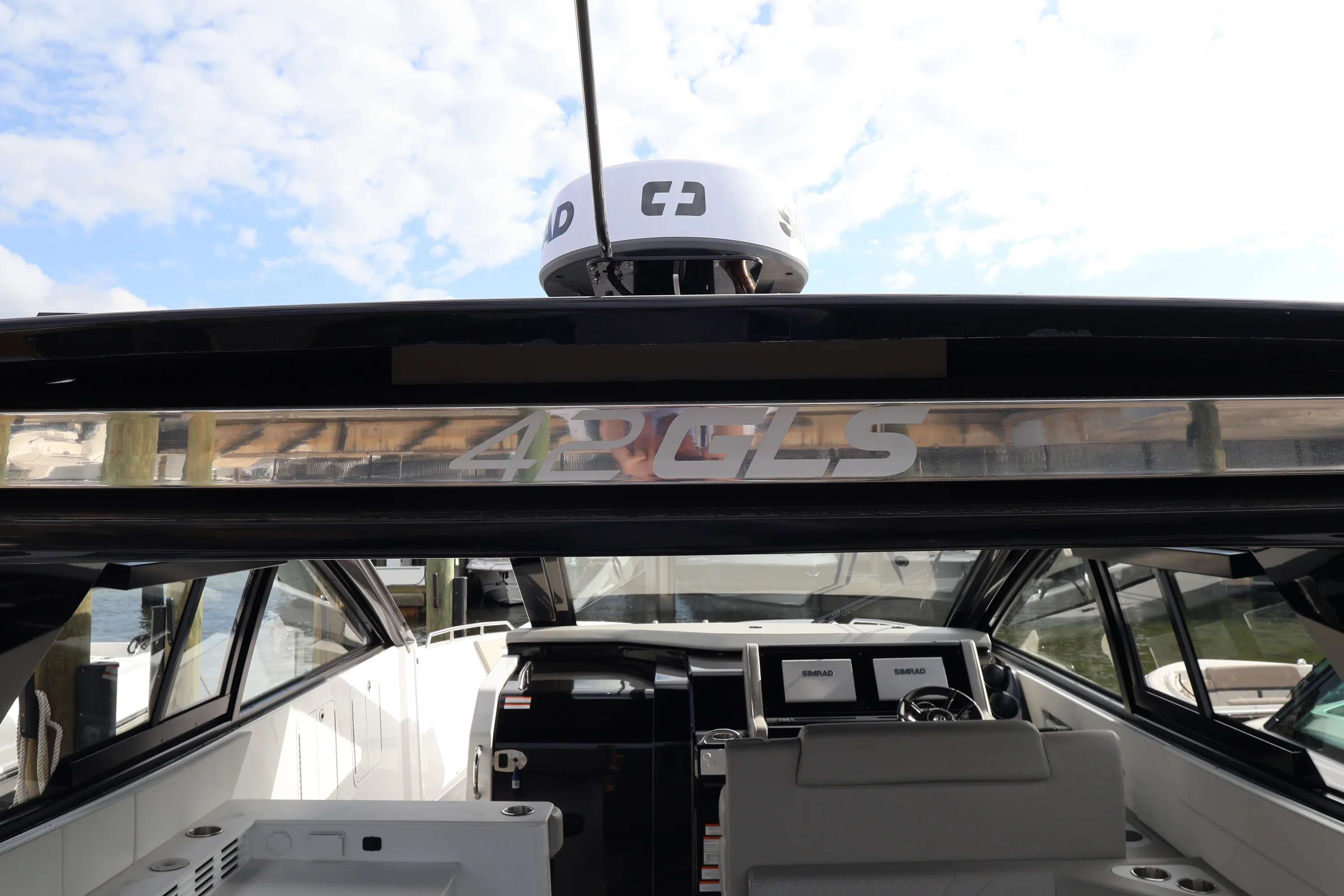 2026 Cruisers Yachts 42 GLS Outboard Image Thumbnail #49