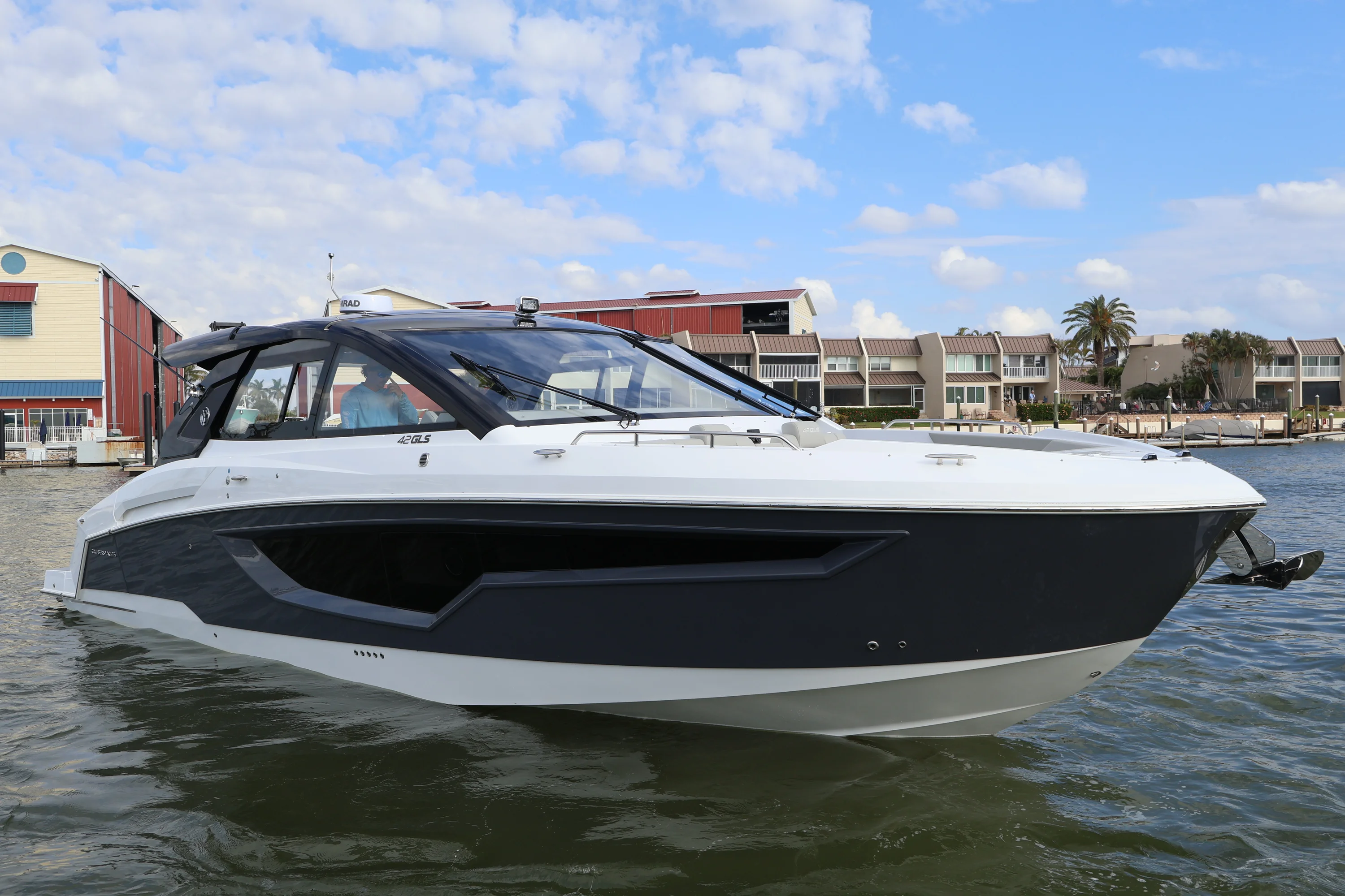 2026 Cruisers Yachts 42 GLS Outboard Image Thumbnail #5