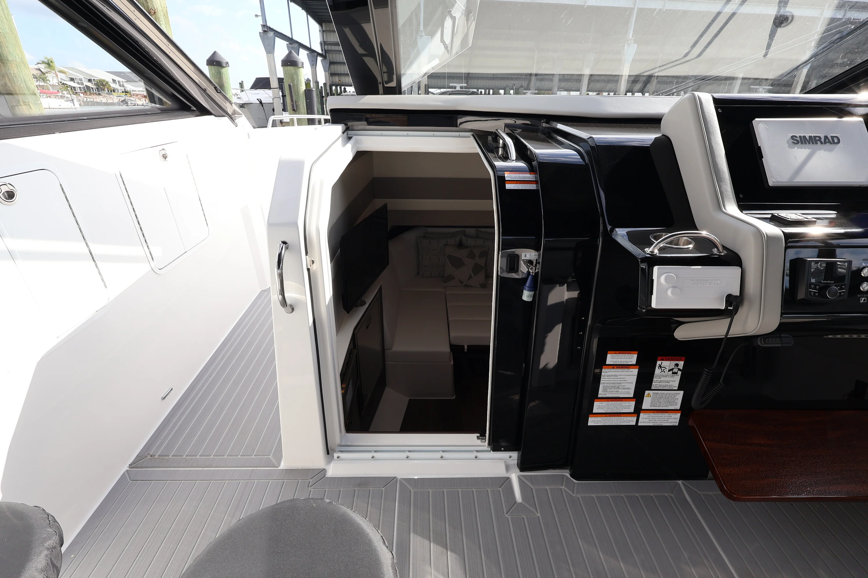 2026 Cruisers Yachts 42 GLS Outboard Image Thumbnail #29