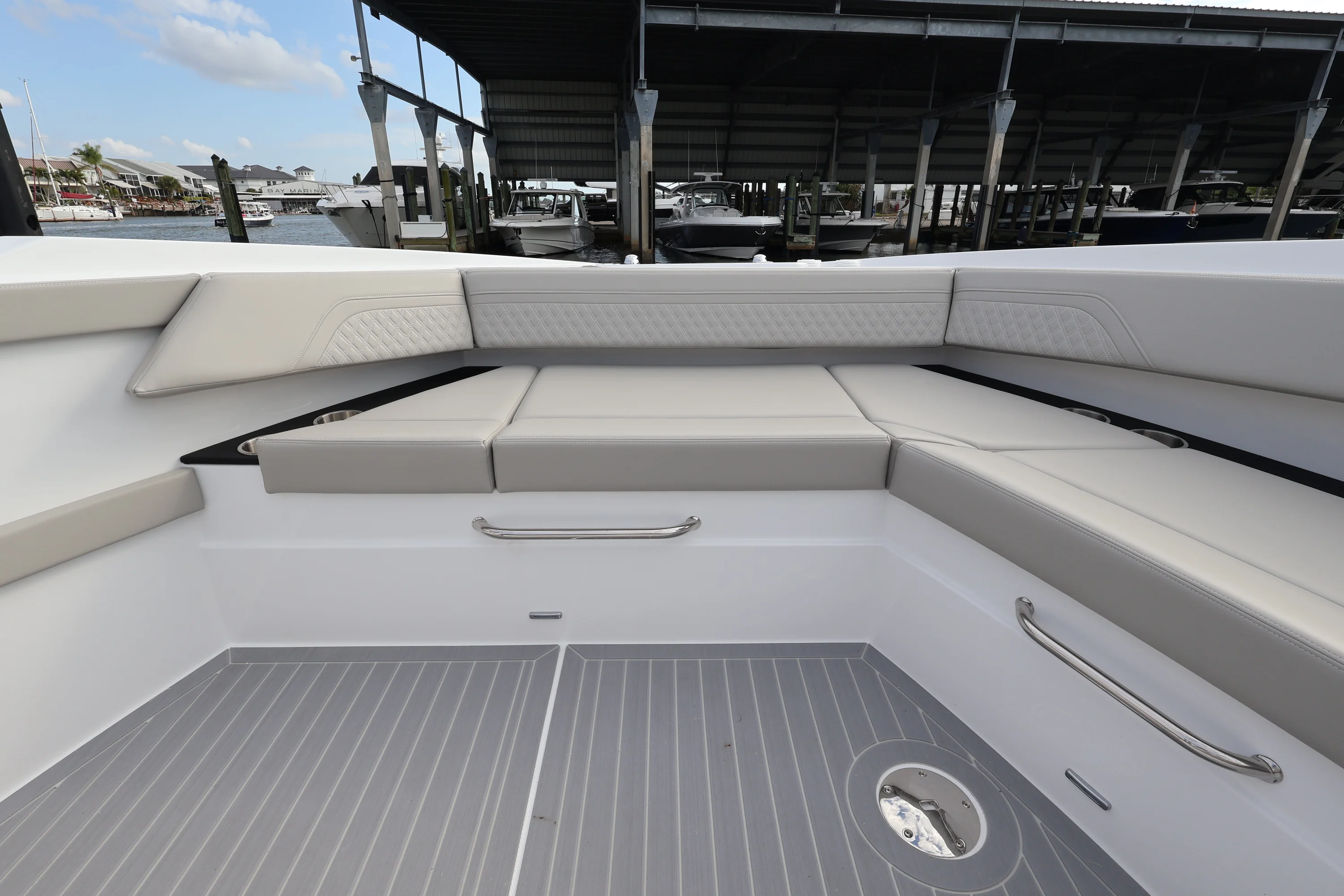 2026 Cruisers Yachts 42 GLS Outboard Image Thumbnail #45