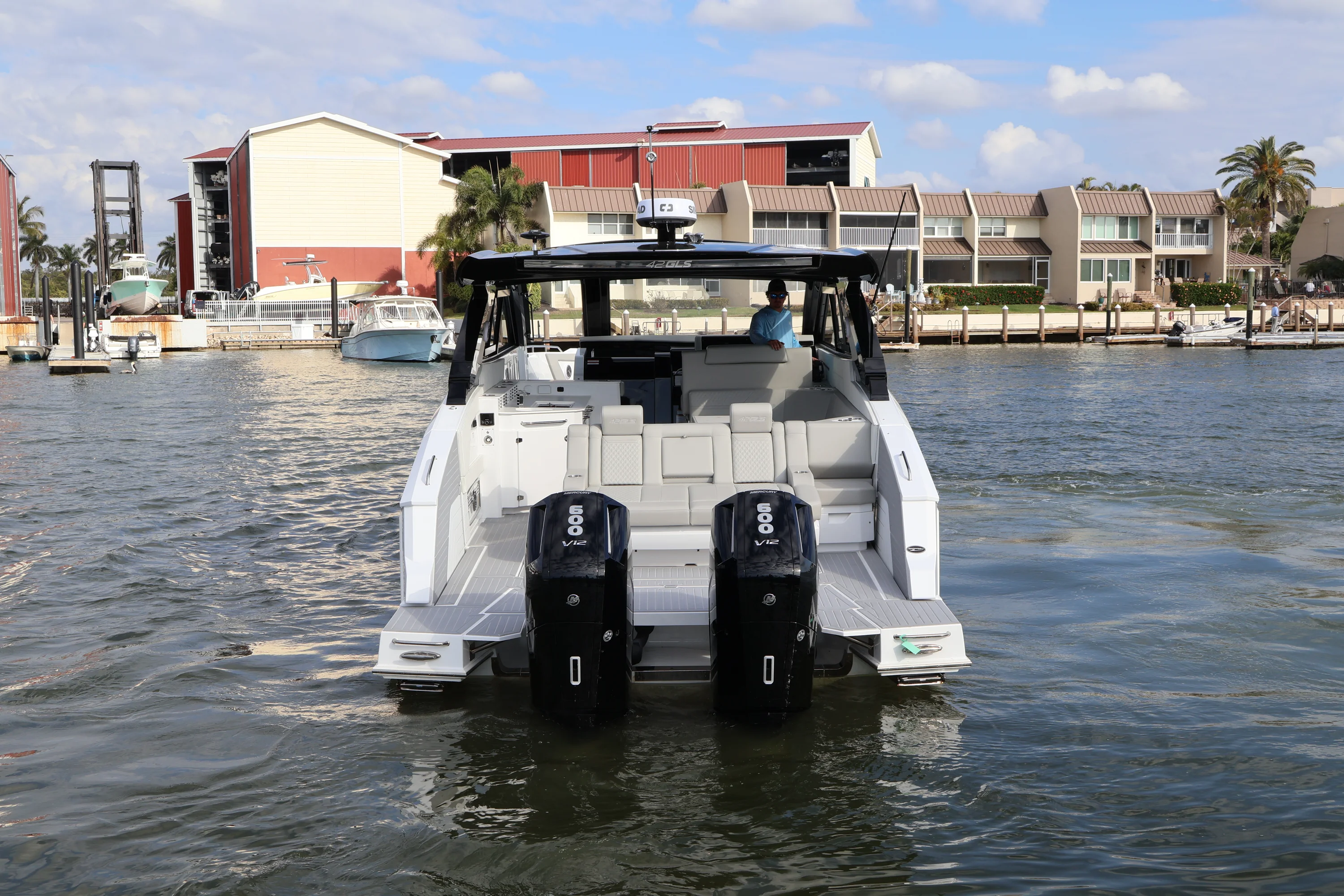 2026 Cruisers Yachts 42 GLS Outboard Image Thumbnail #9