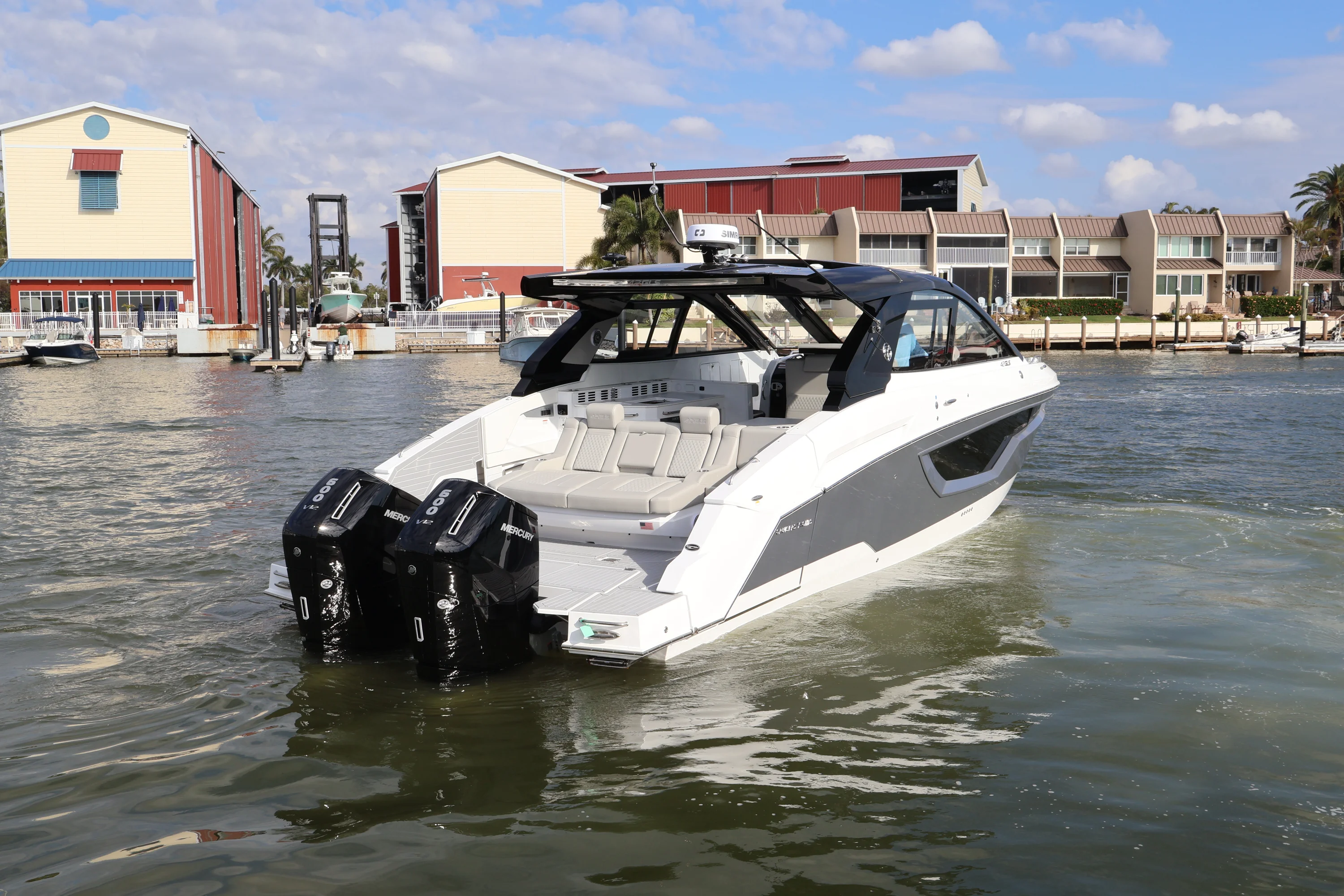 2026 Cruisers Yachts 42 GLS Outboard Image Thumbnail #8