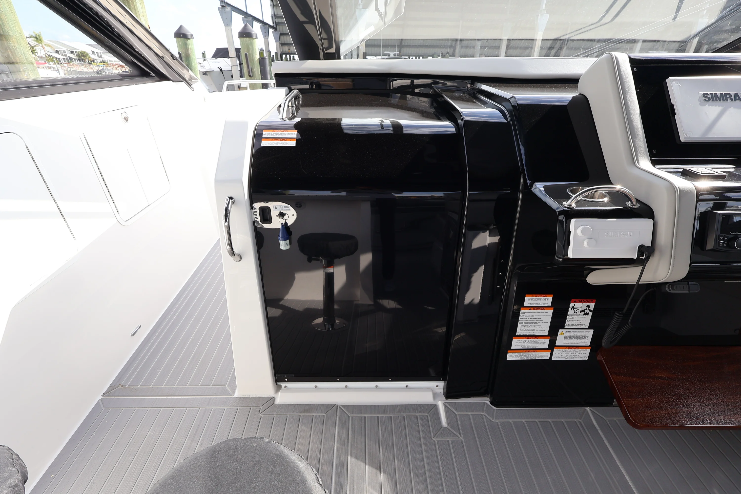 2026 Cruisers Yachts 42 GLS Outboard Image Thumbnail #27