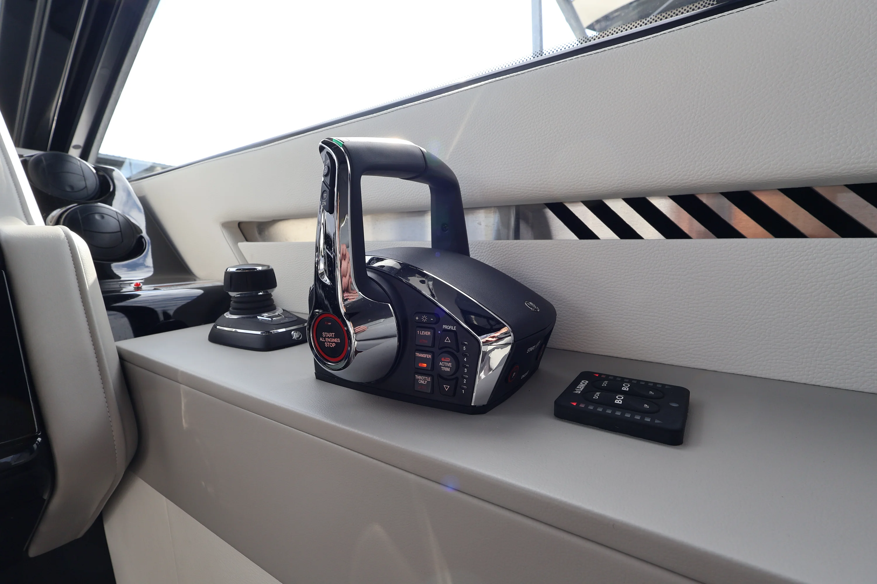 2026 Cruisers Yachts 42 GLS Outboard Image Thumbnail #25