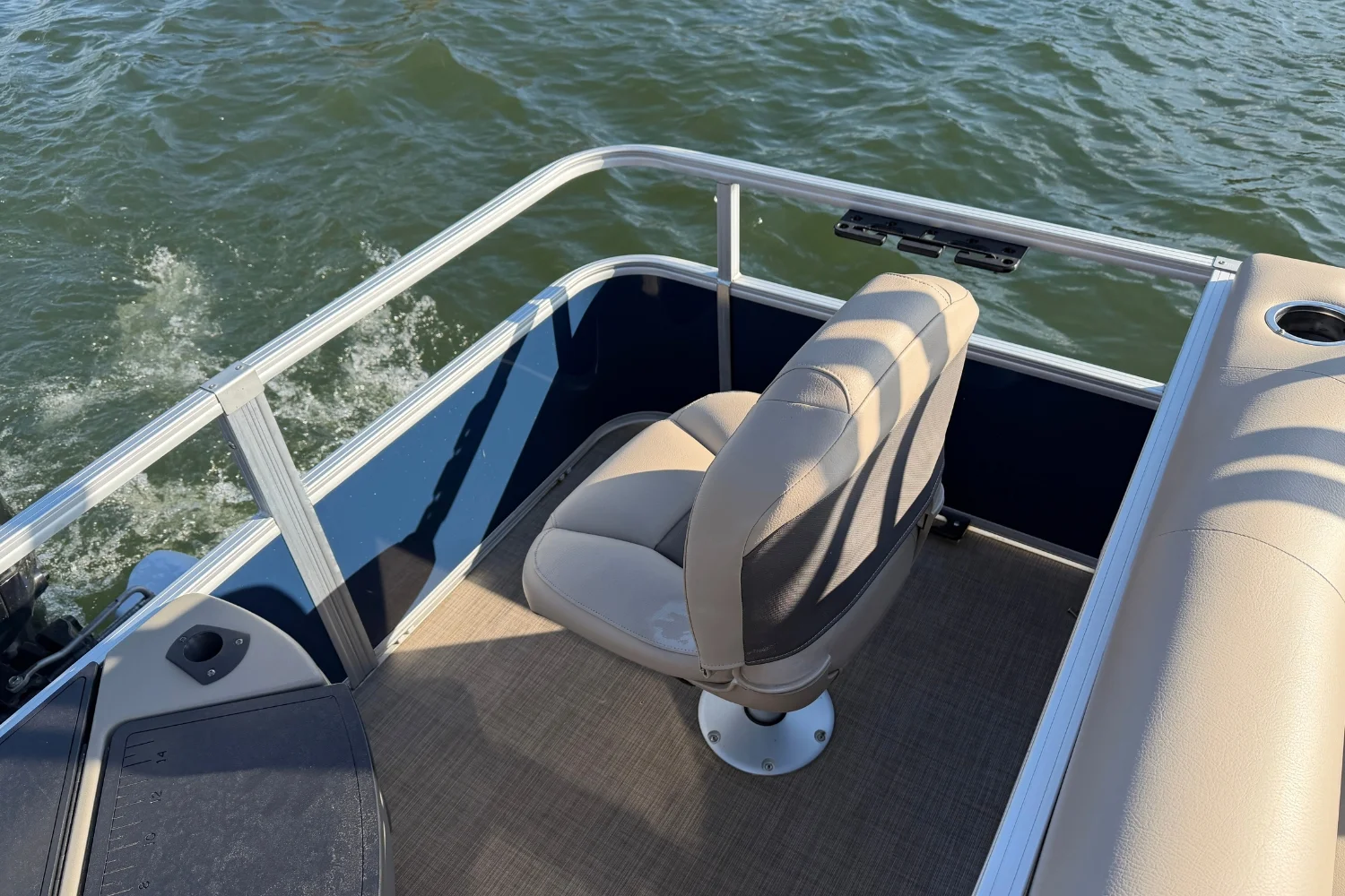 2023 Sun Tracker BB18 Image Thumbnail #11