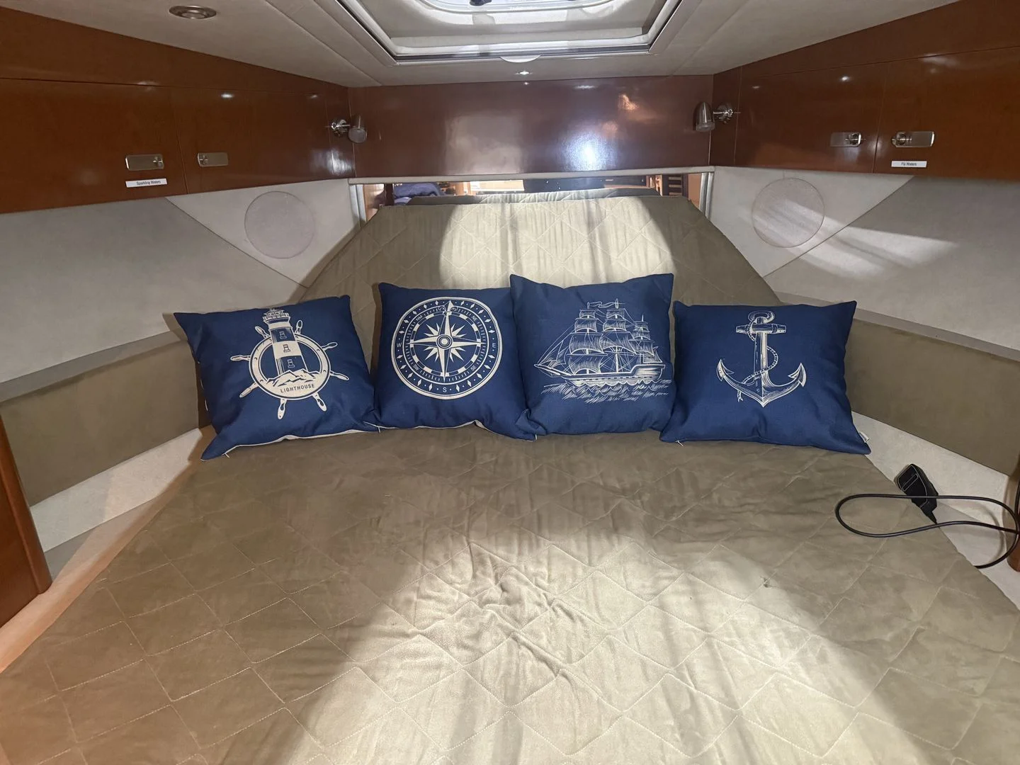 2012 Sea Ray 37 SUNDANCER Image Thumbnail #42