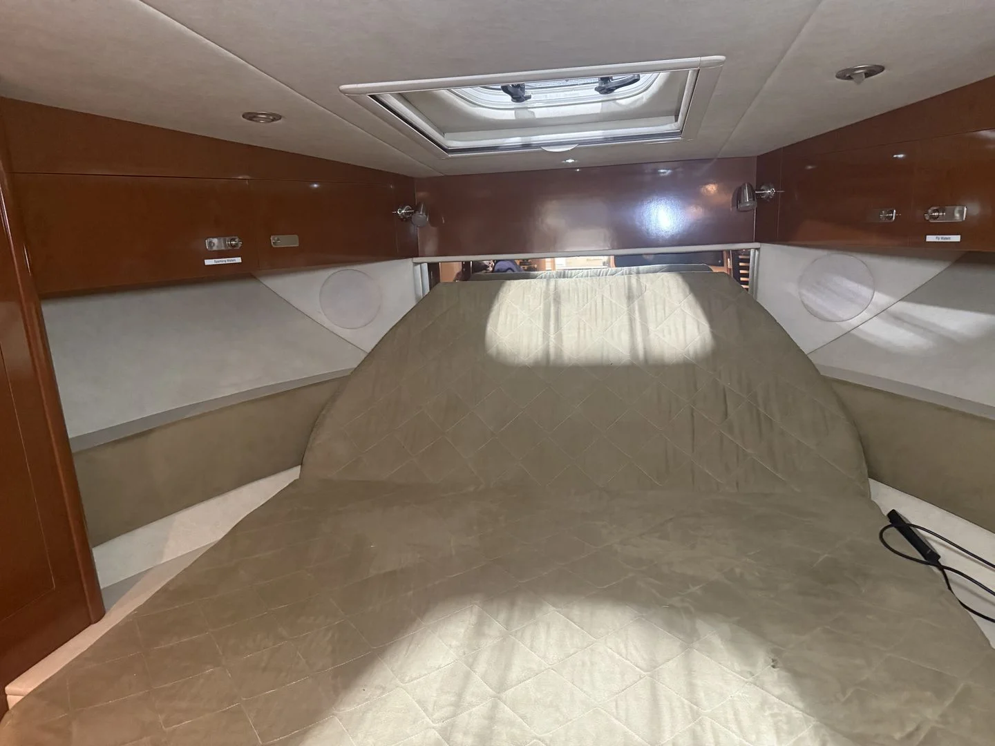 2012 Sea Ray 37 SUNDANCER Image Thumbnail #40