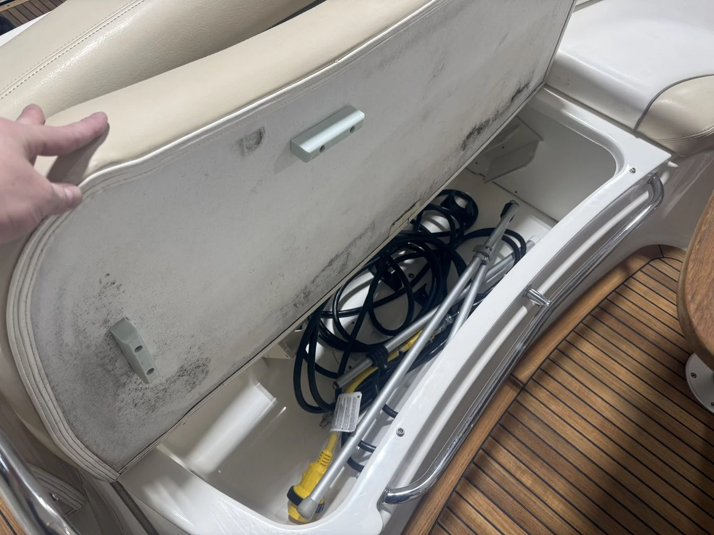 2012 Sea Ray 37 SUNDANCER Image Thumbnail #18