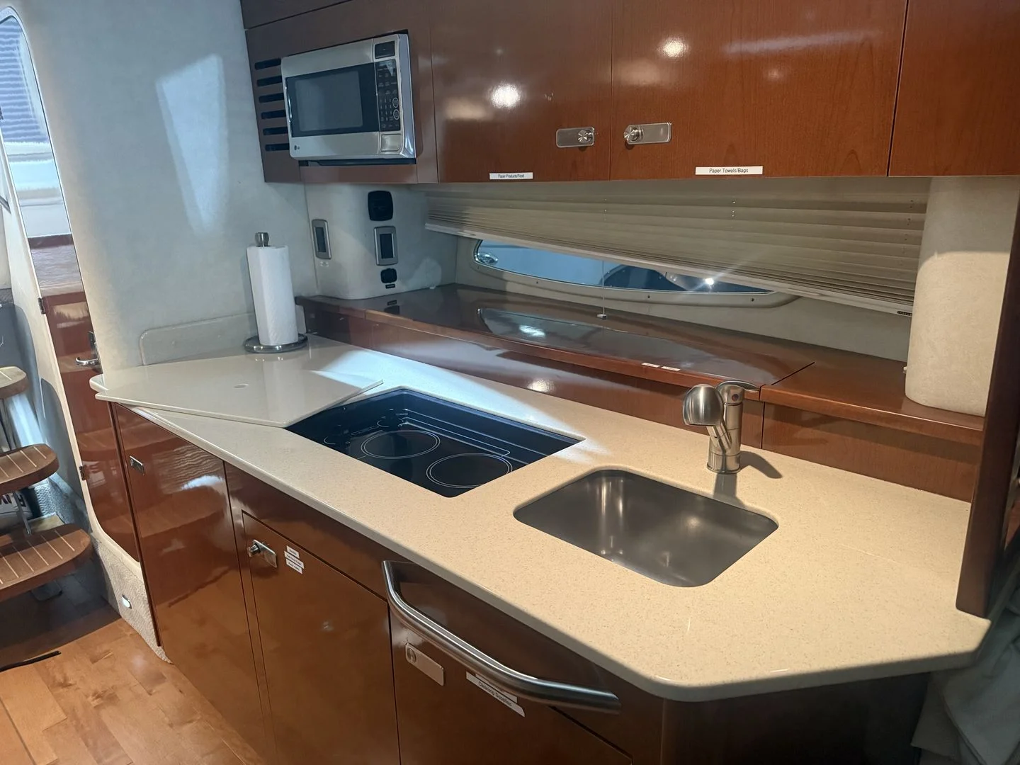 2012 Sea Ray 37 SUNDANCER Image Thumbnail #13