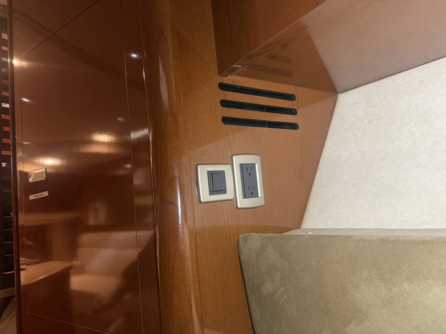 2012 Sea Ray 37 SUNDANCER Image Thumbnail #72