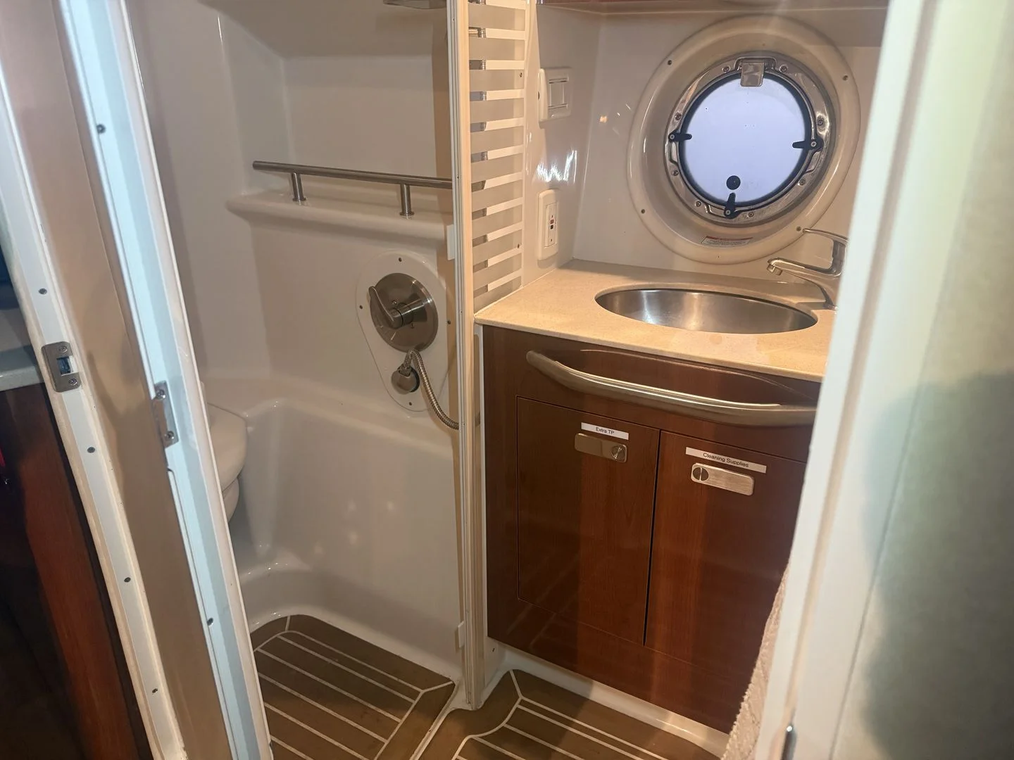 2012 Sea Ray 37 SUNDANCER Image Thumbnail #57