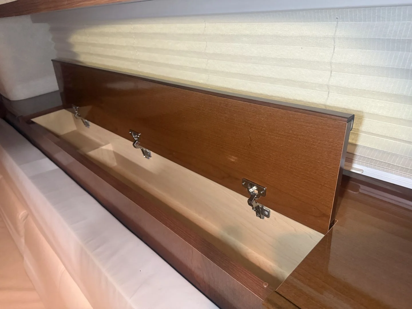 2012 Sea Ray 37 SUNDANCER Image Thumbnail #27