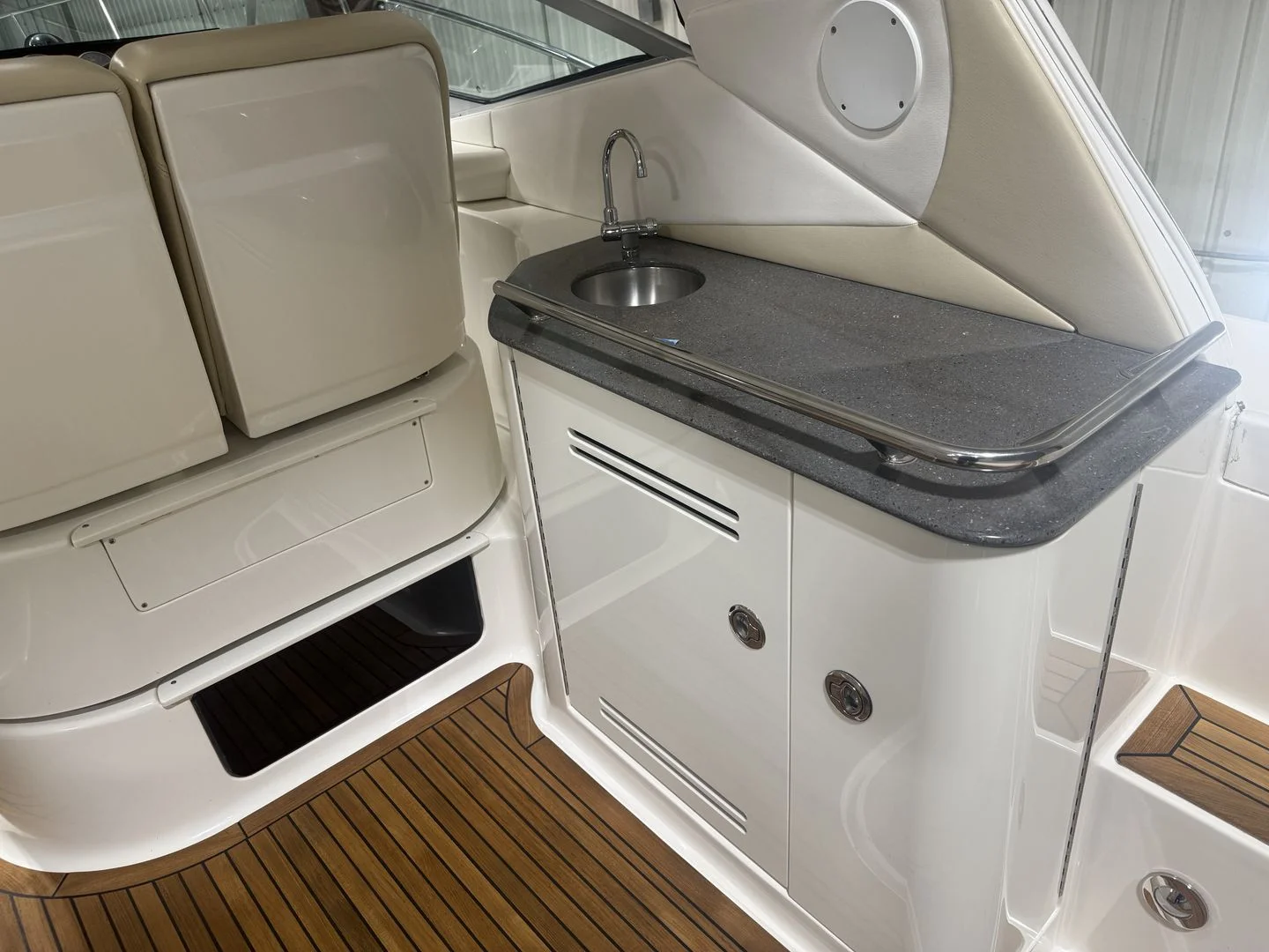 2012 Sea Ray 37 SUNDANCER Image Thumbnail #50