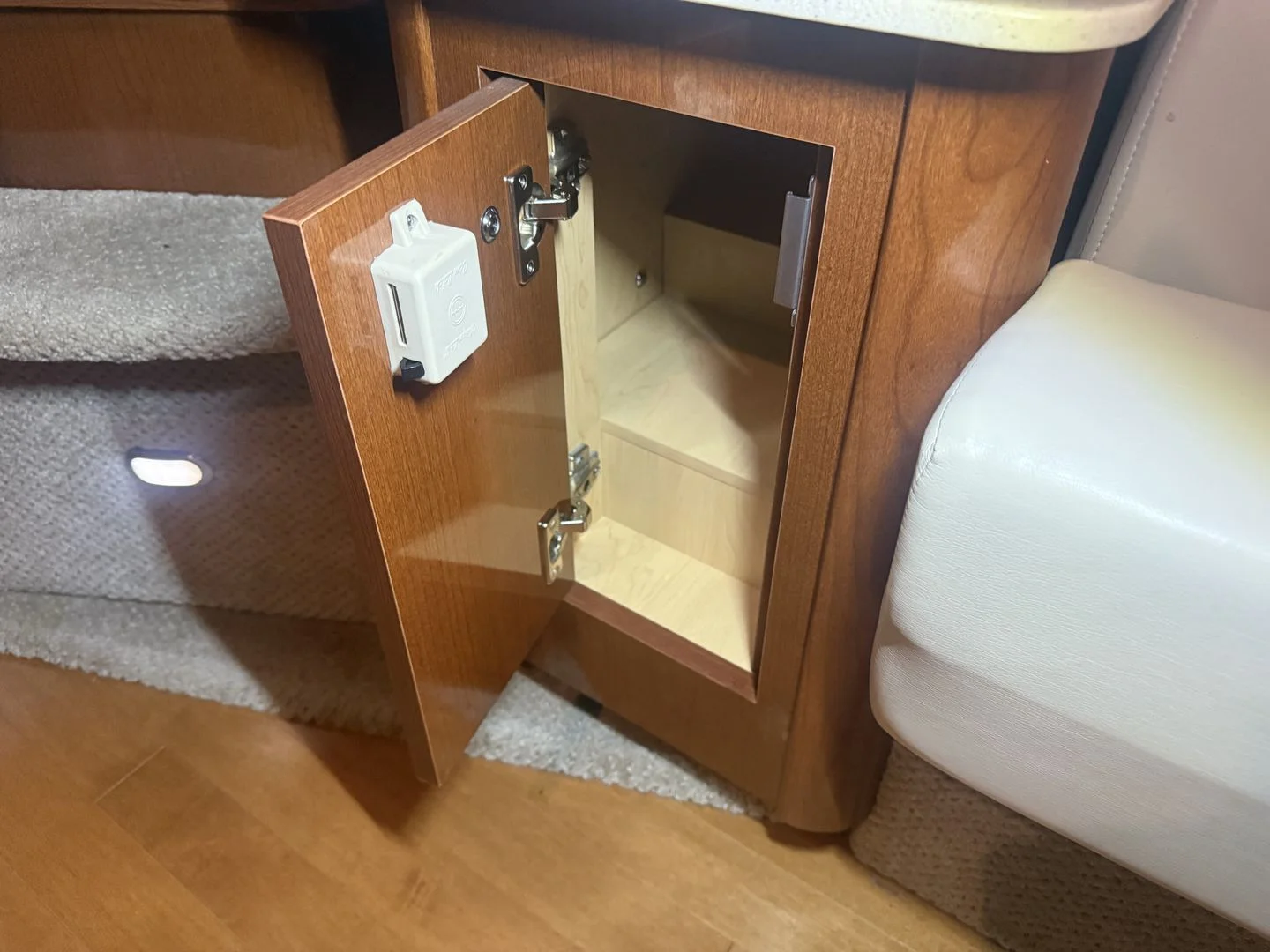 2012 Sea Ray 37 SUNDANCER Image Thumbnail #60