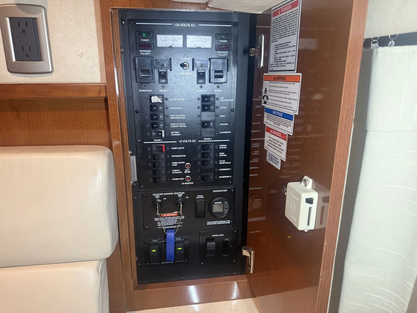 2012 Sea Ray 37 SUNDANCER Image Thumbnail #19