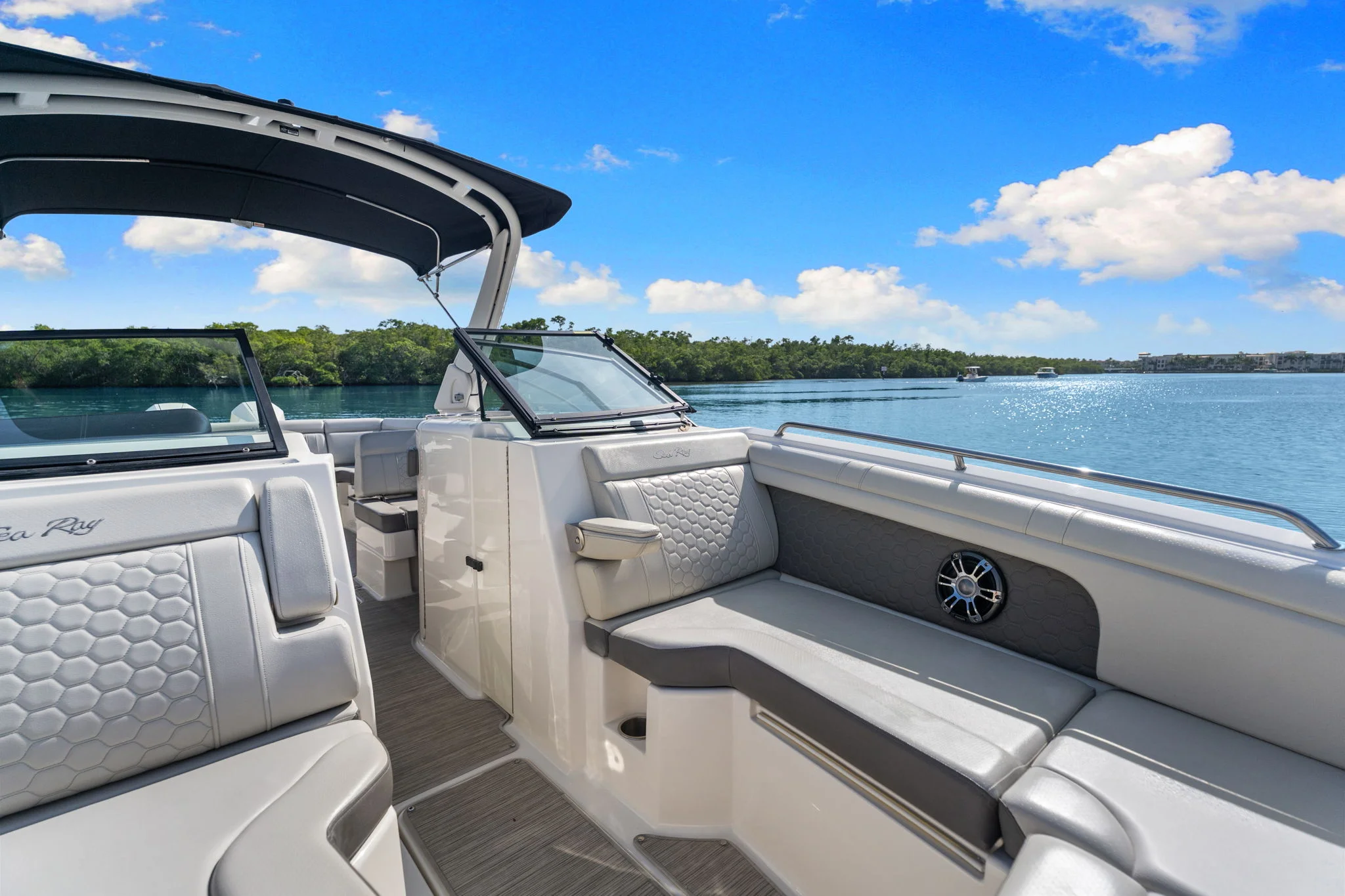 2021 Sea Ray 290 SDX OUTBOARD Image Thumbnail #16