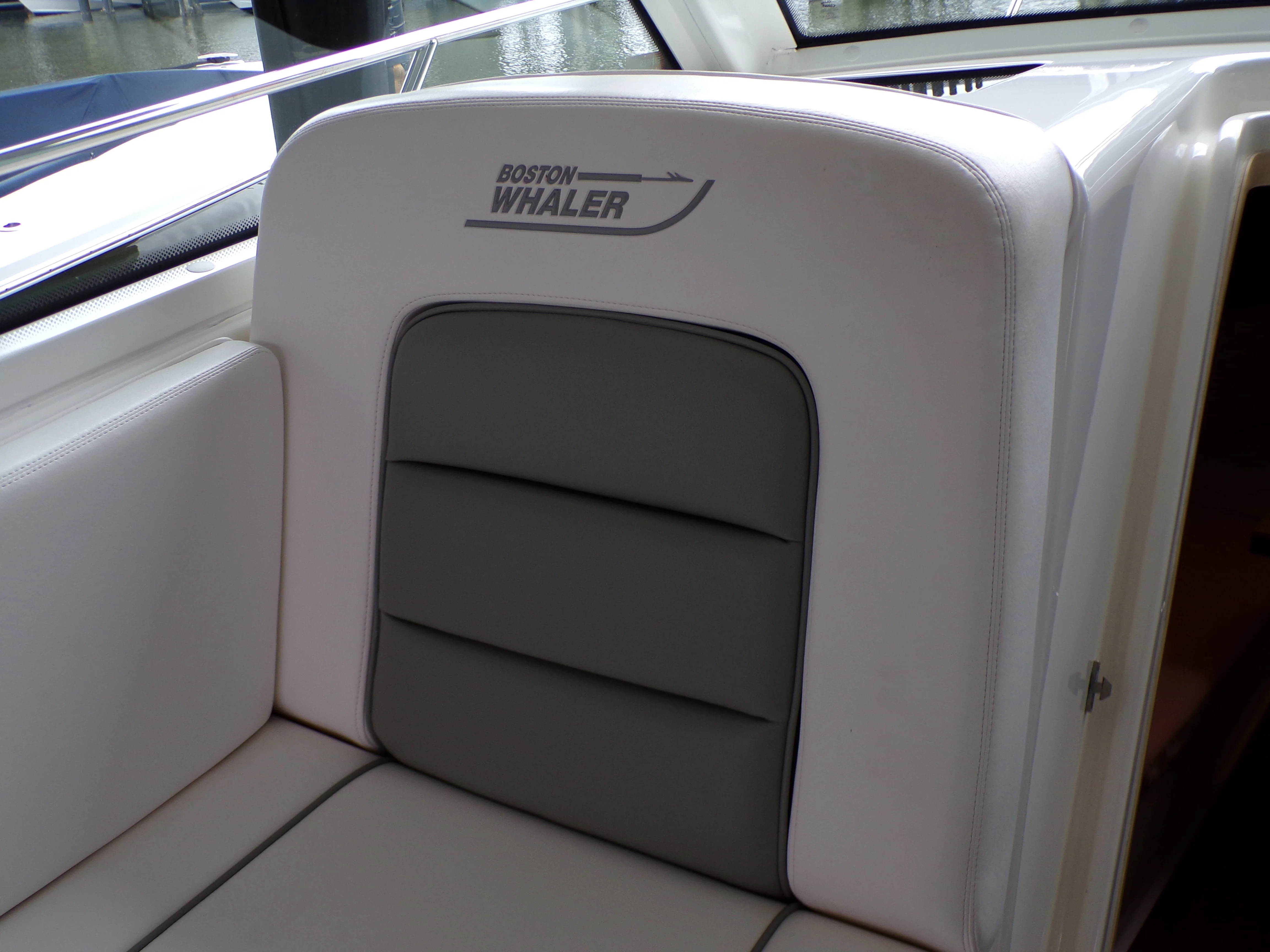 2014 Boston Whaler 315 CONQUEST Image Thumbnail #35