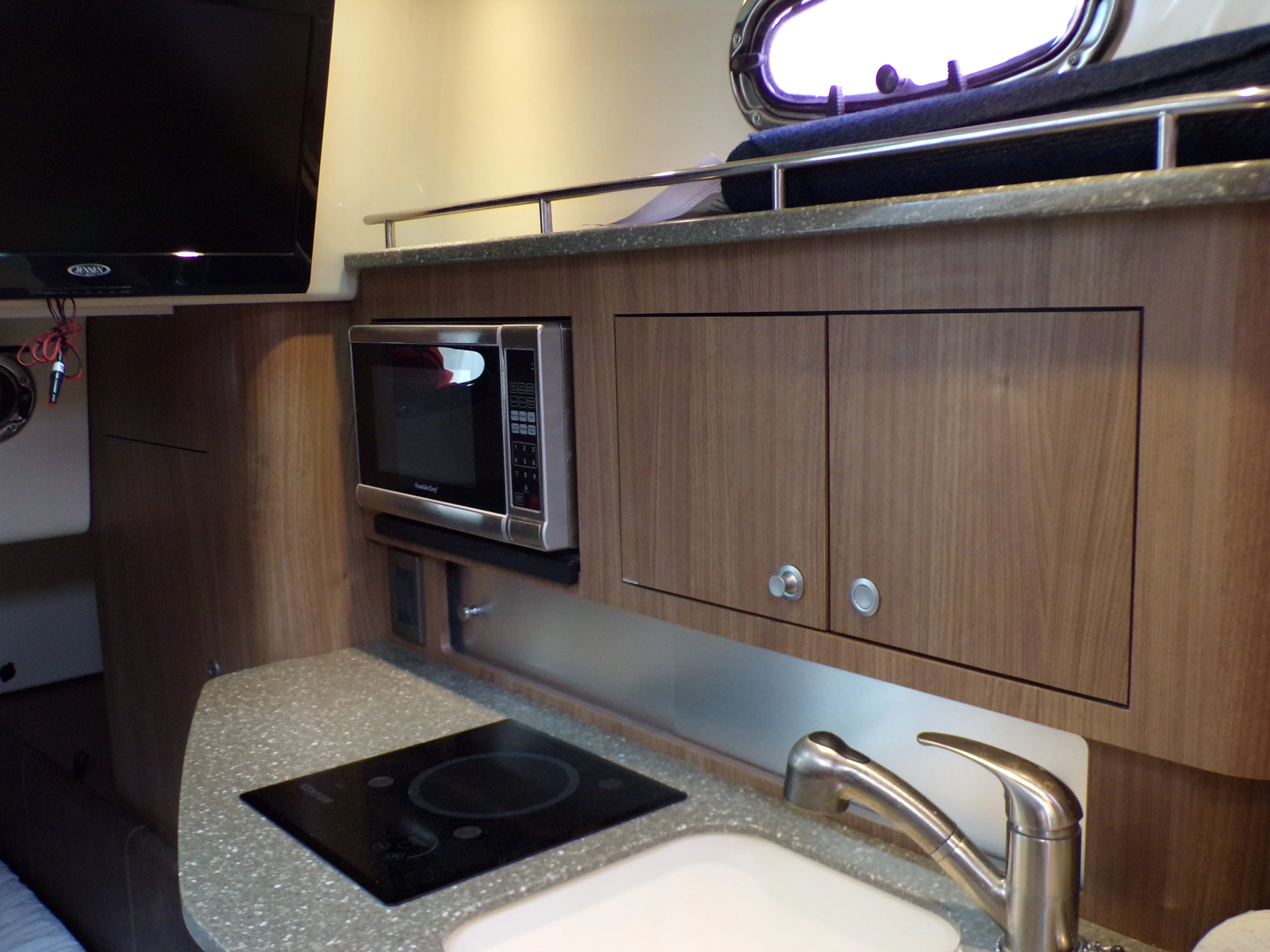 2014 Boston Whaler 315 CONQUEST Image Thumbnail #53