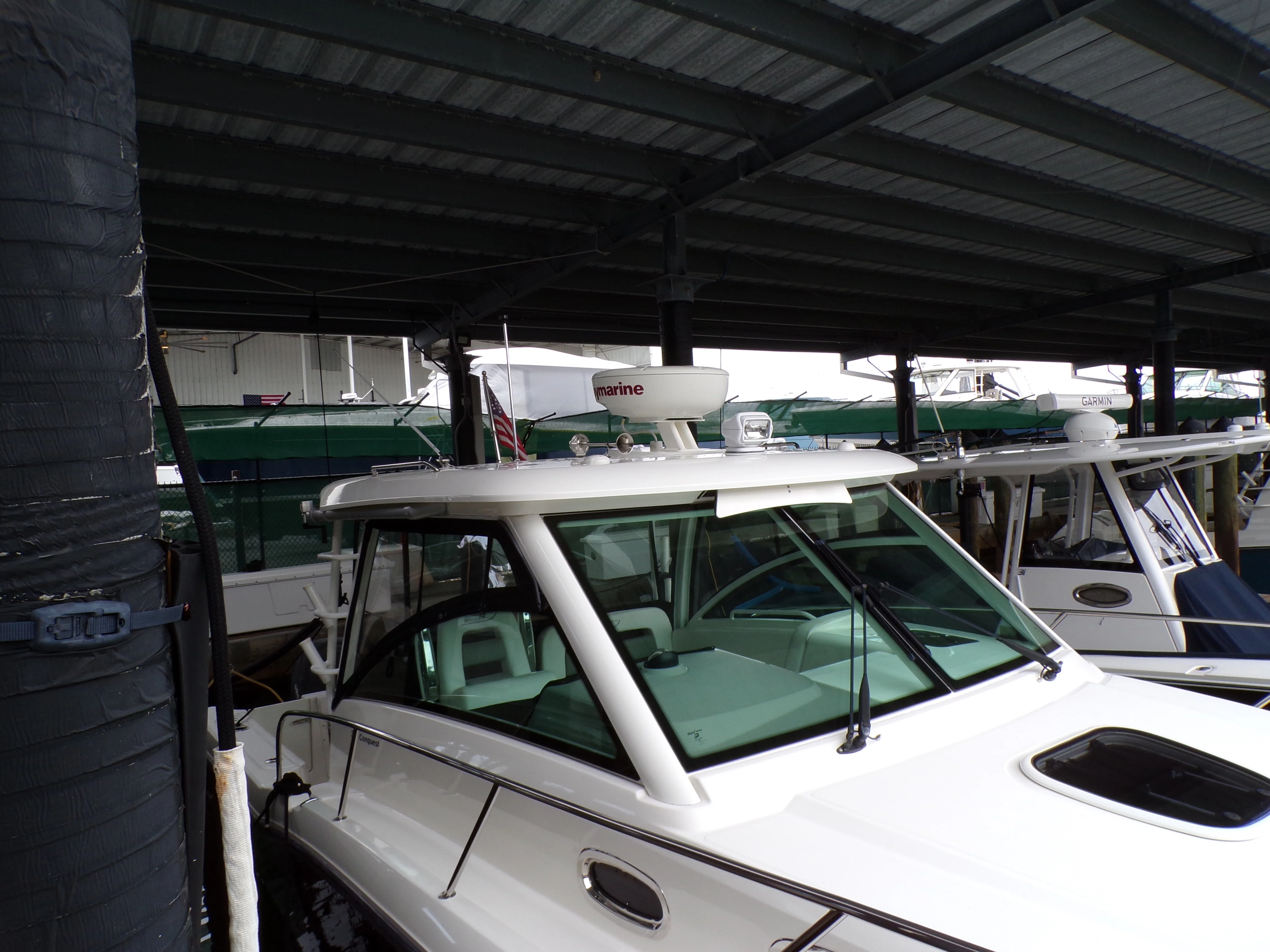 2014 Boston Whaler 315 CONQUEST Image Thumbnail #2