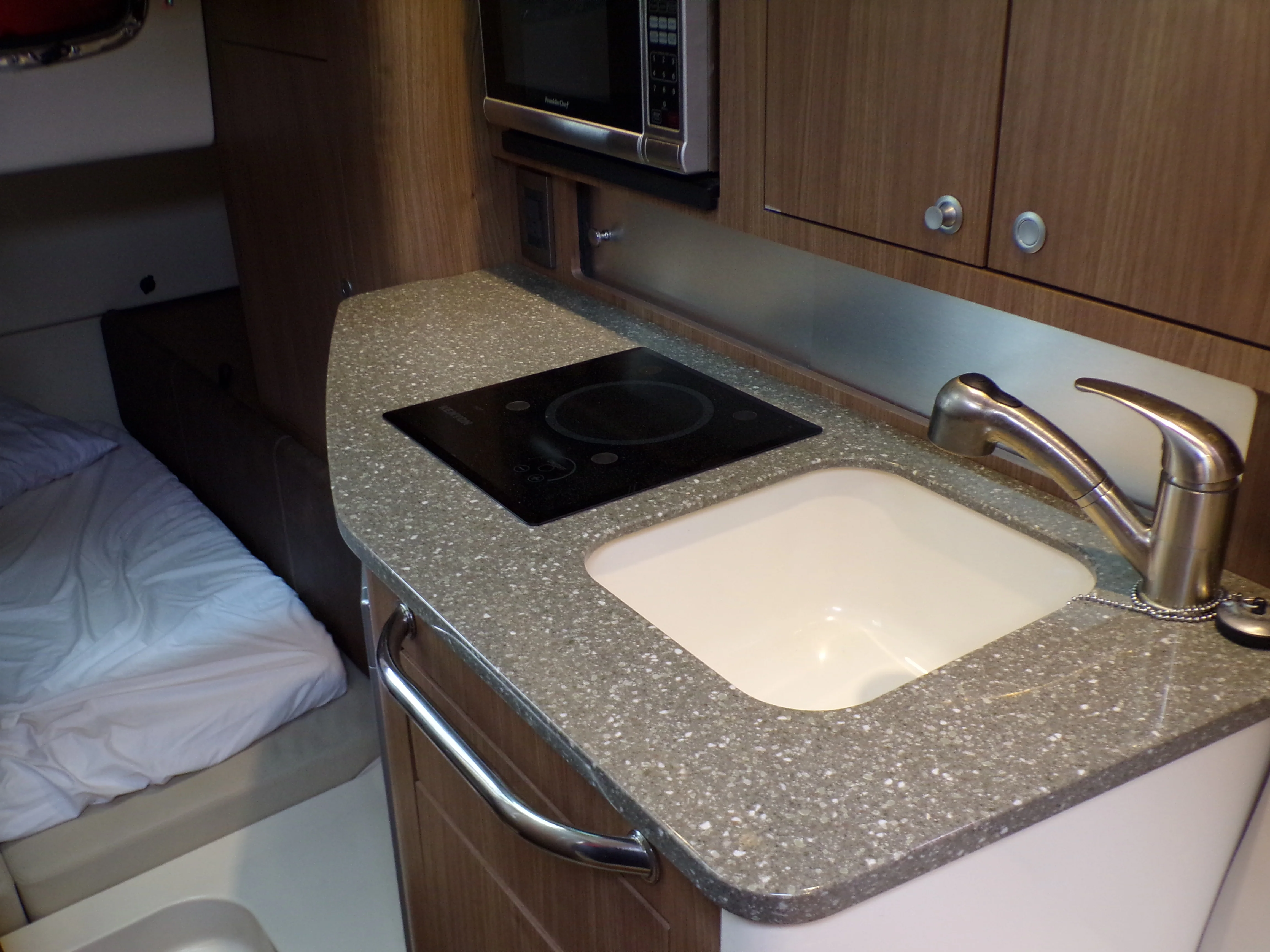 2014 Boston Whaler 315 CONQUEST Image Thumbnail #50