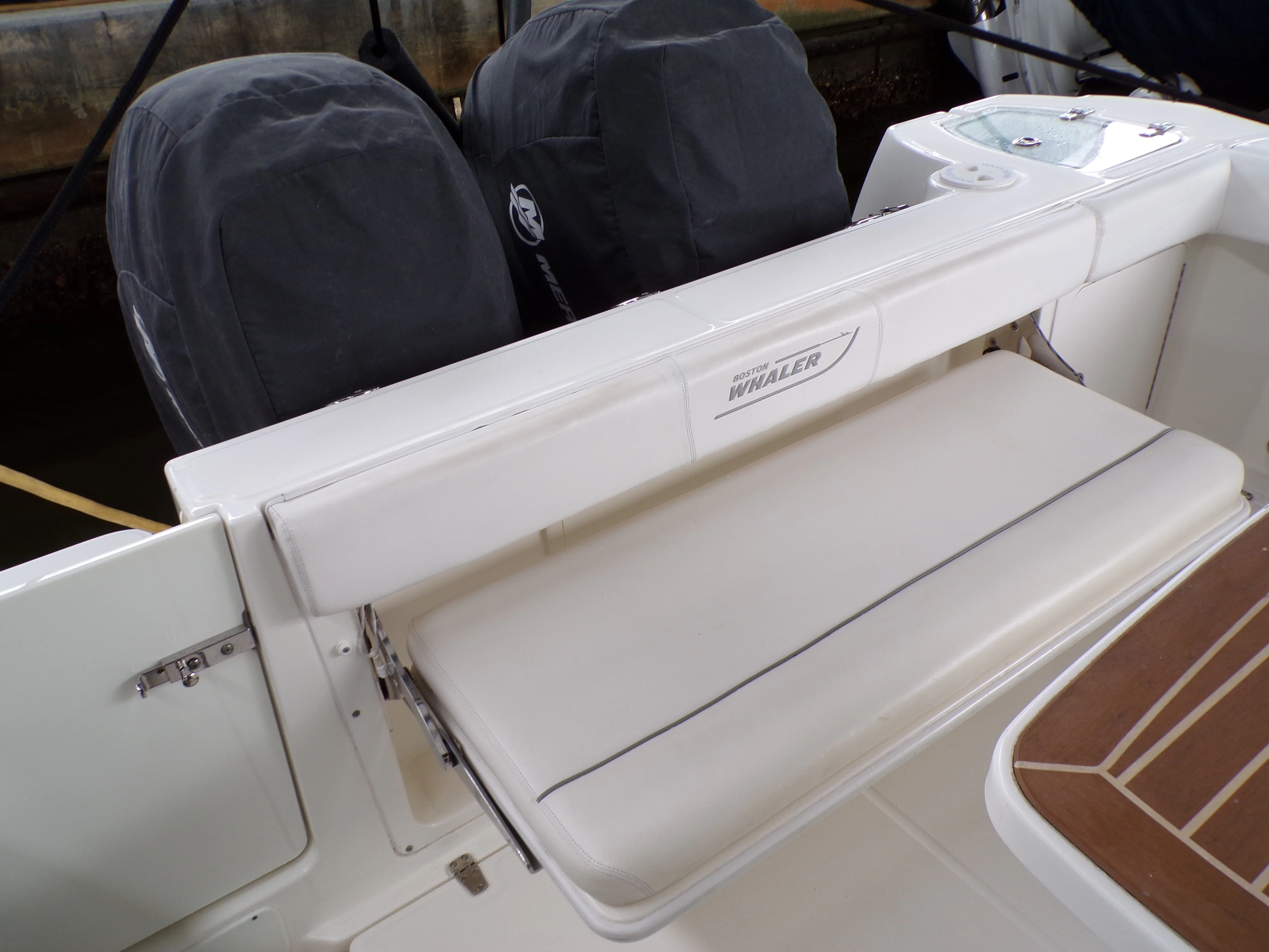 2014 Boston Whaler 315 CONQUEST Image Thumbnail #10