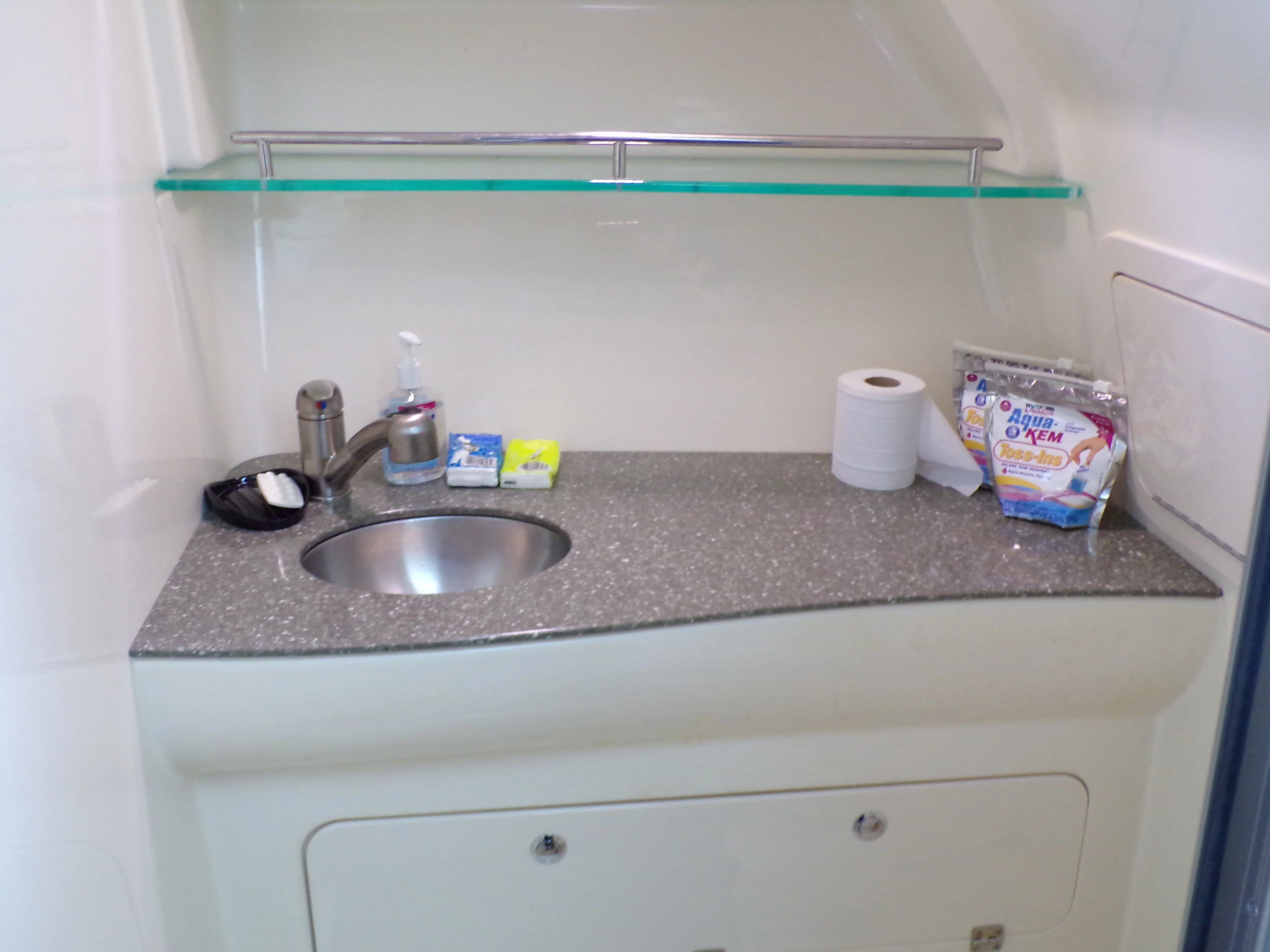 2014 Boston Whaler 315 CONQUEST Image Thumbnail #43