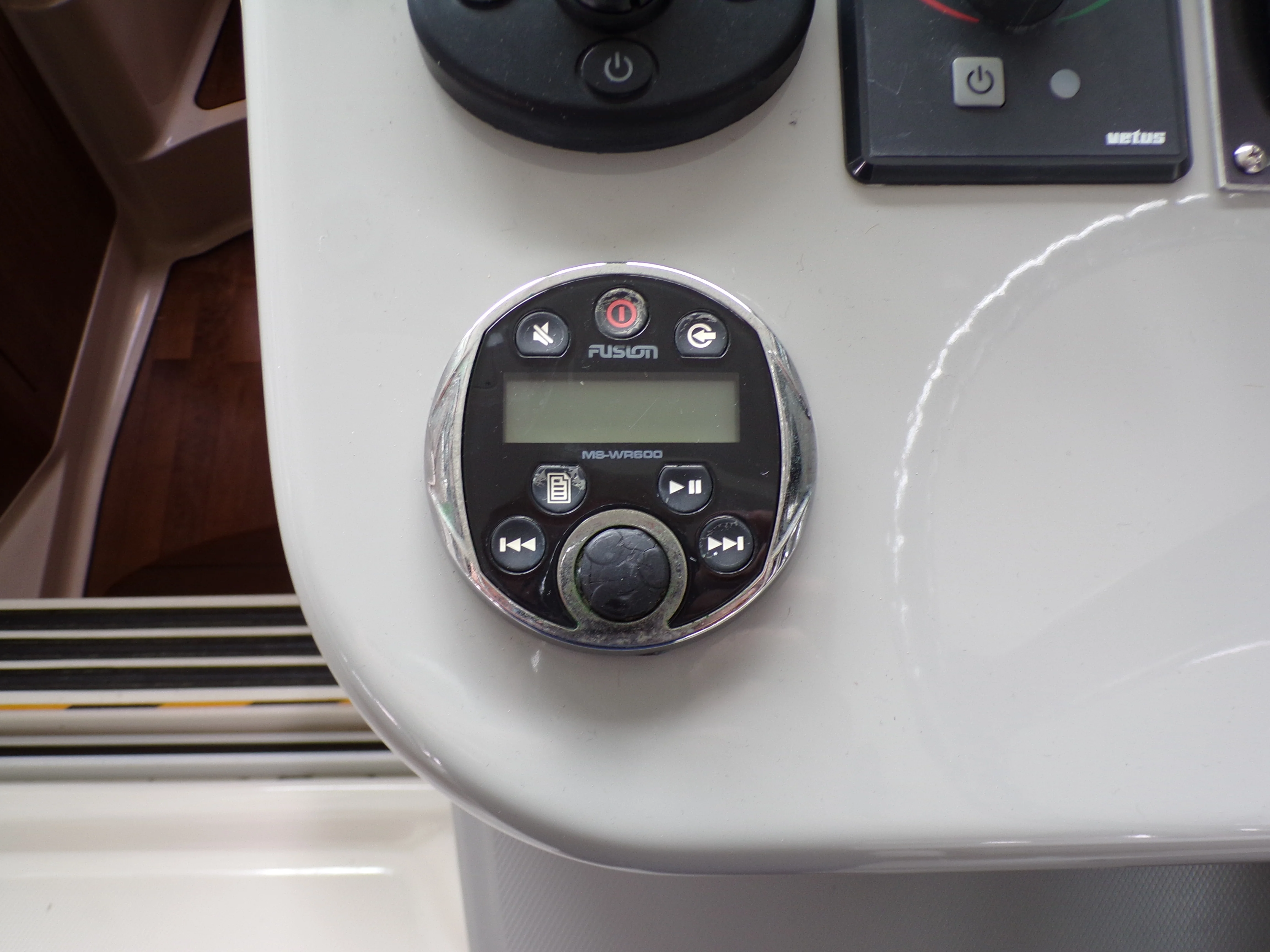 2014 Boston Whaler 315 CONQUEST Image Thumbnail #26