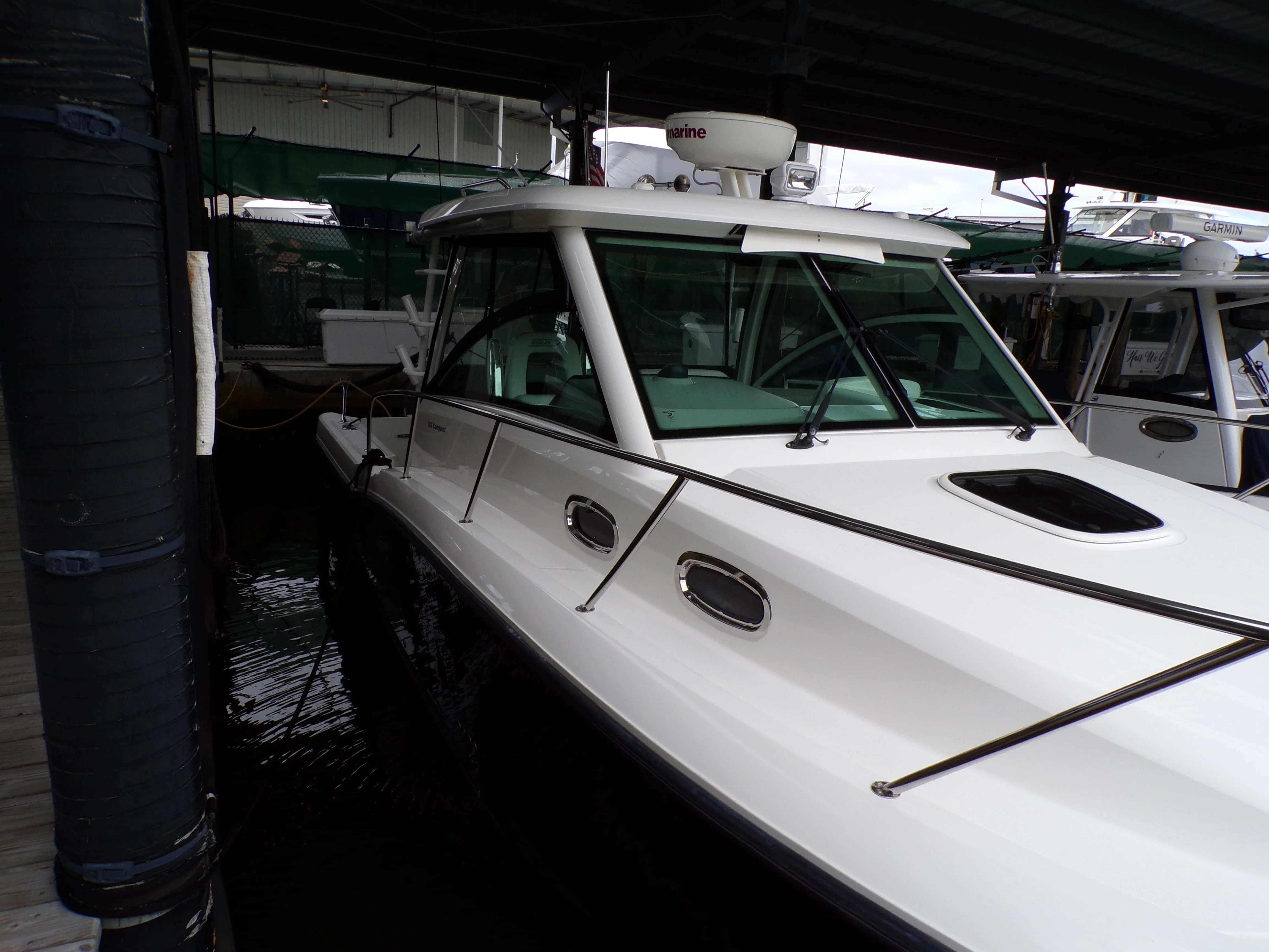 2014 Boston Whaler 315 CONQUEST Image Thumbnail #1