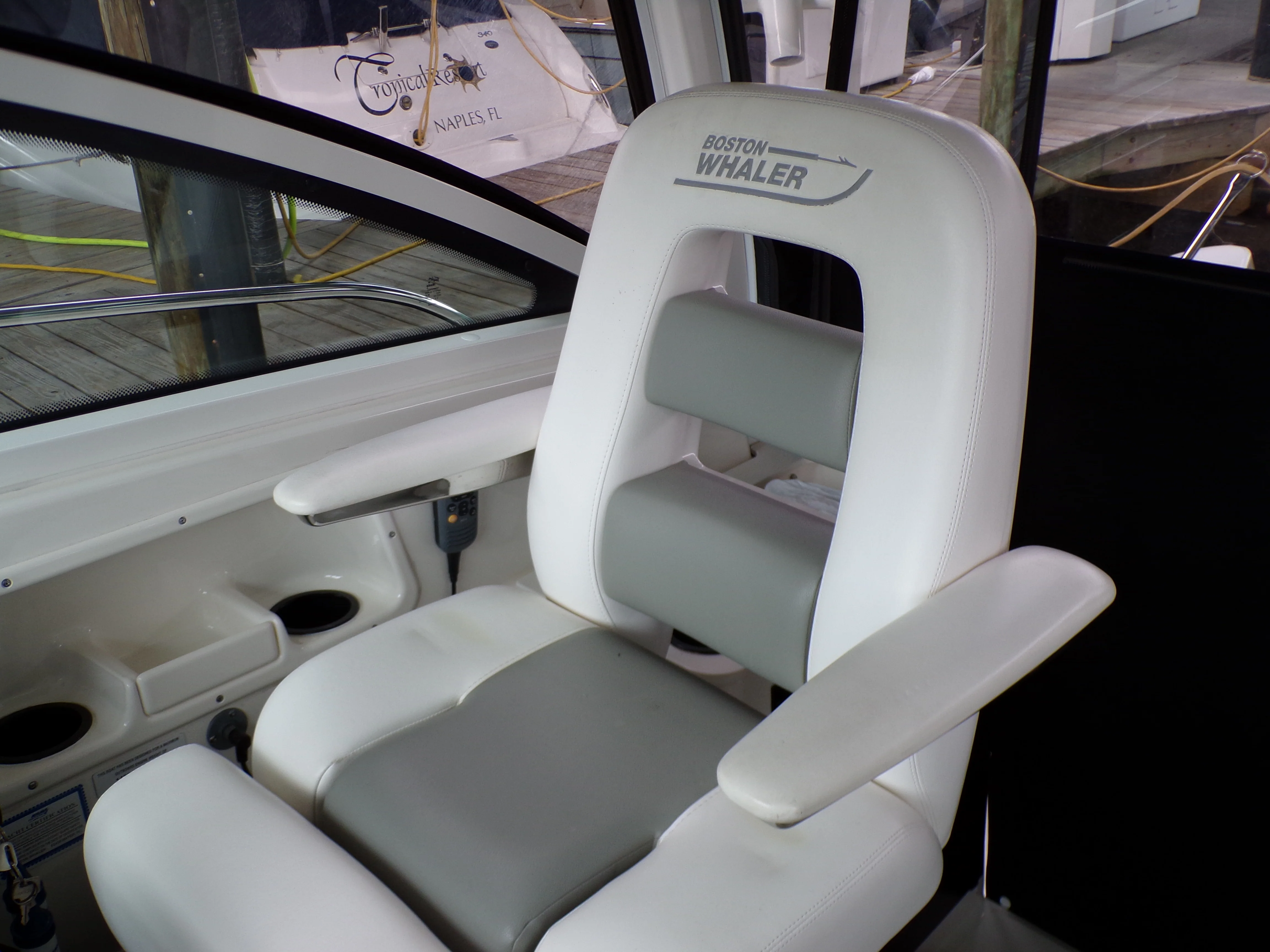 2014 Boston Whaler 315 CONQUEST Image Thumbnail #37