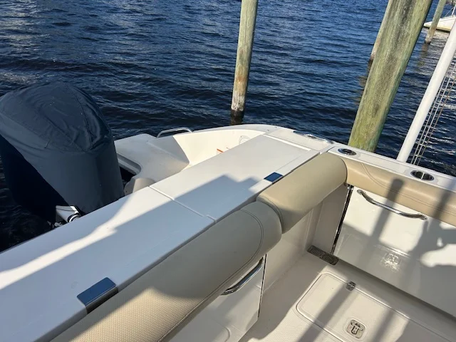 2017 Pursuit DC 325 Dual Console Image Thumbnail #12