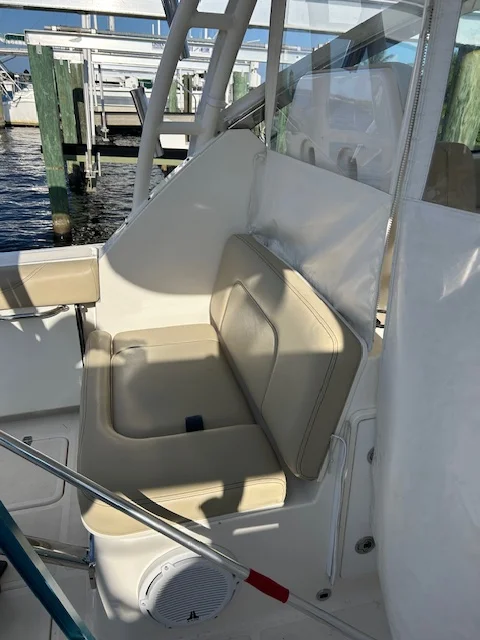 2017 Pursuit DC 325 Dual Console Image Thumbnail #28