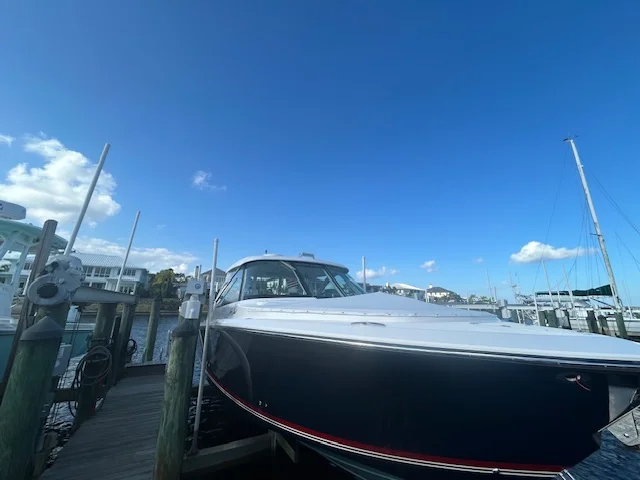 2017 Pursuit DC 325 Dual Console Image Thumbnail #1