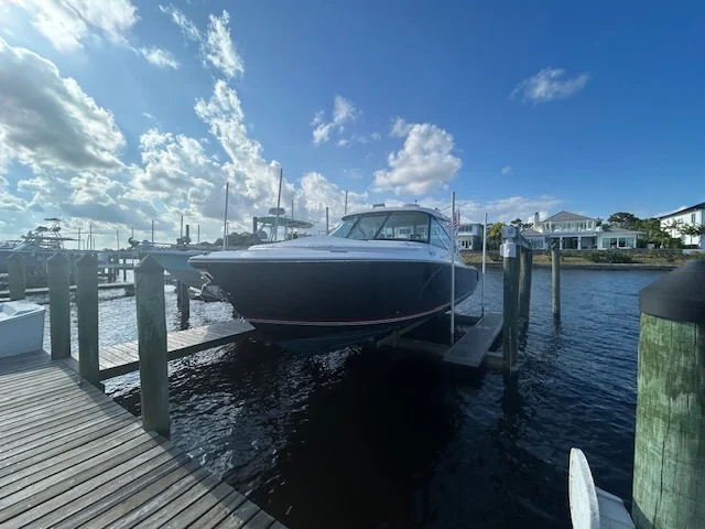 2017 Pursuit DC 325 Dual Console Image Thumbnail #0