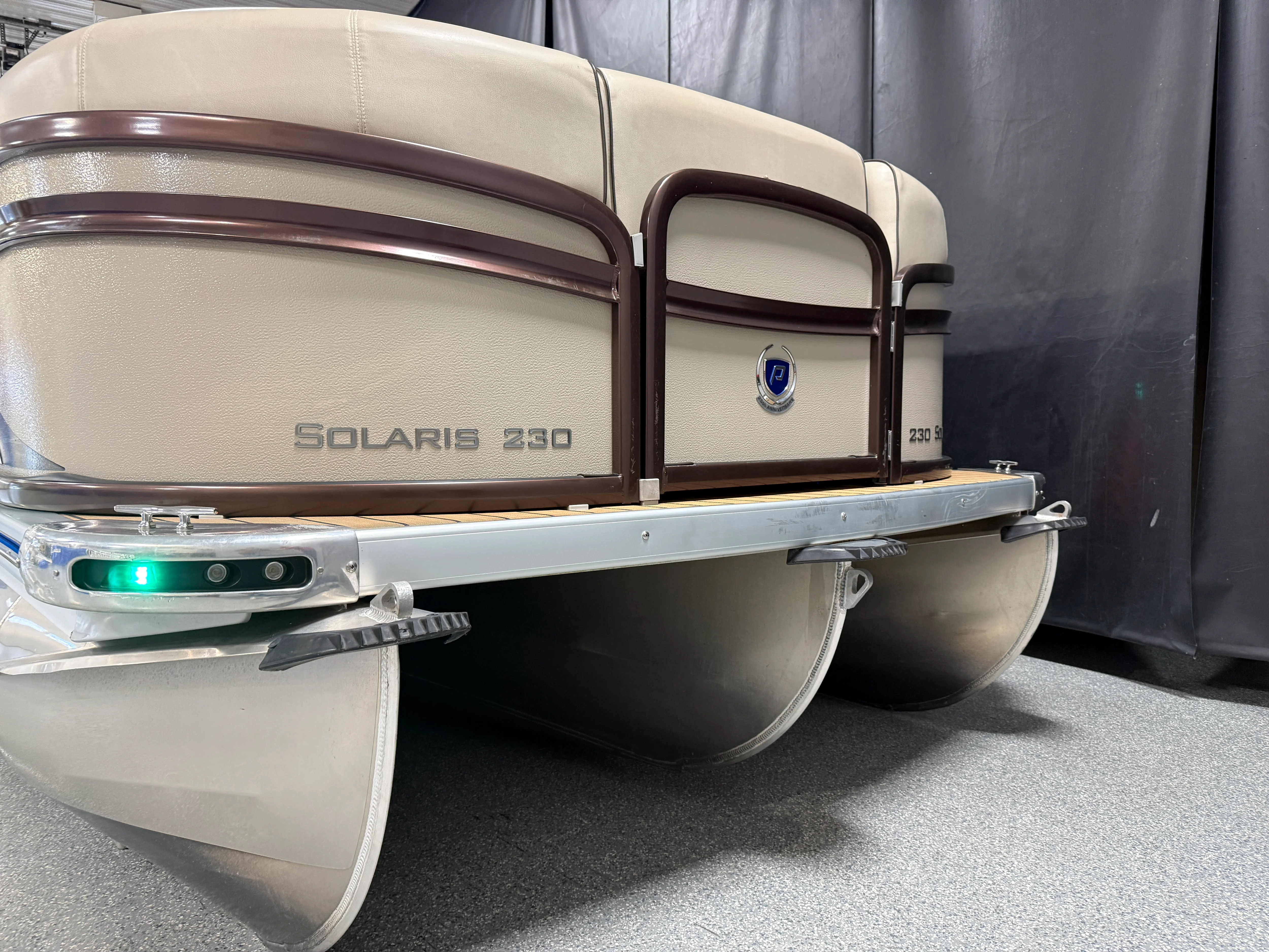 2018 Premier 230 SOLARIS Image Thumbnail #12