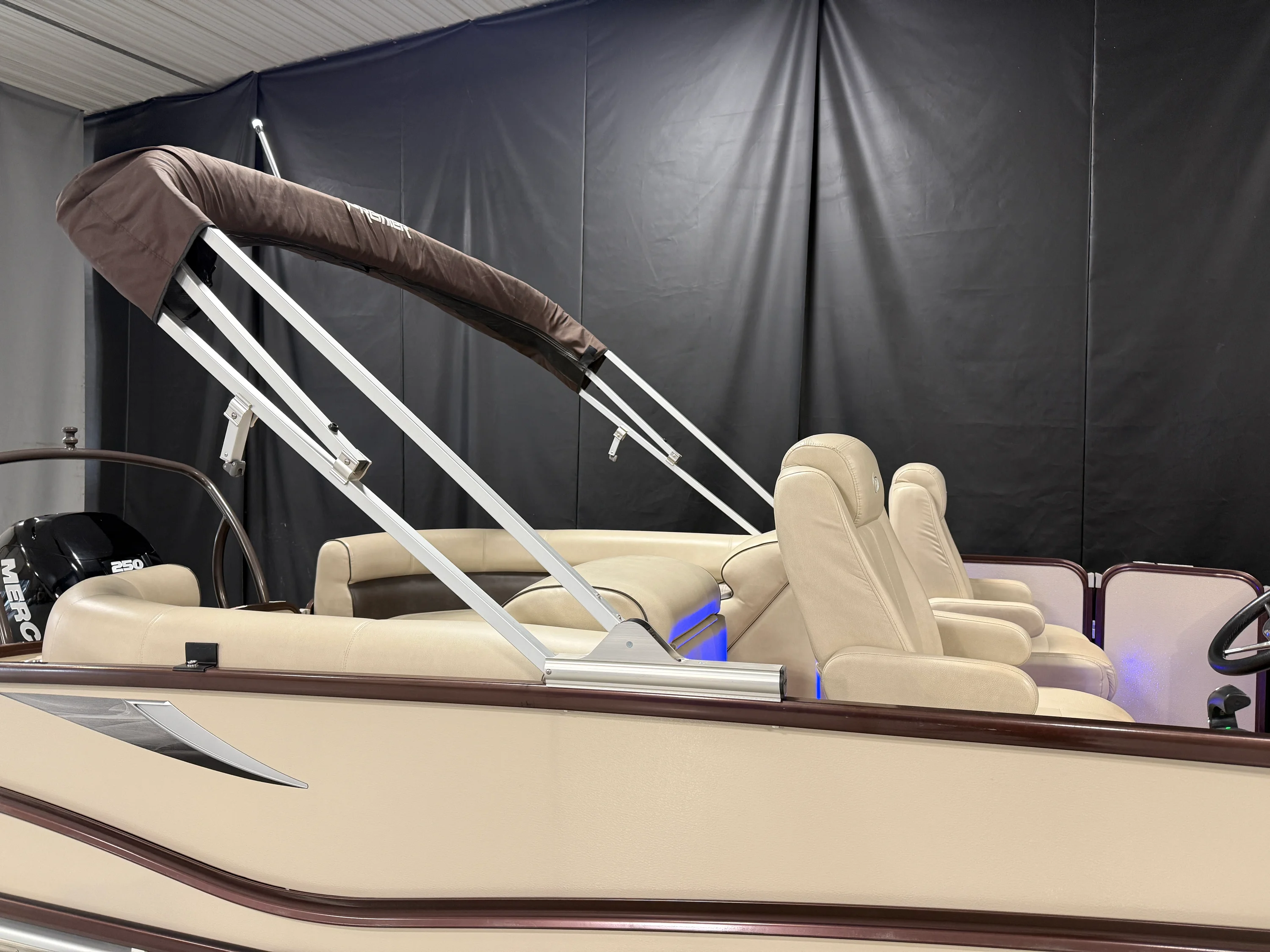 2018 Premier 230 SOLARIS Image Thumbnail #17