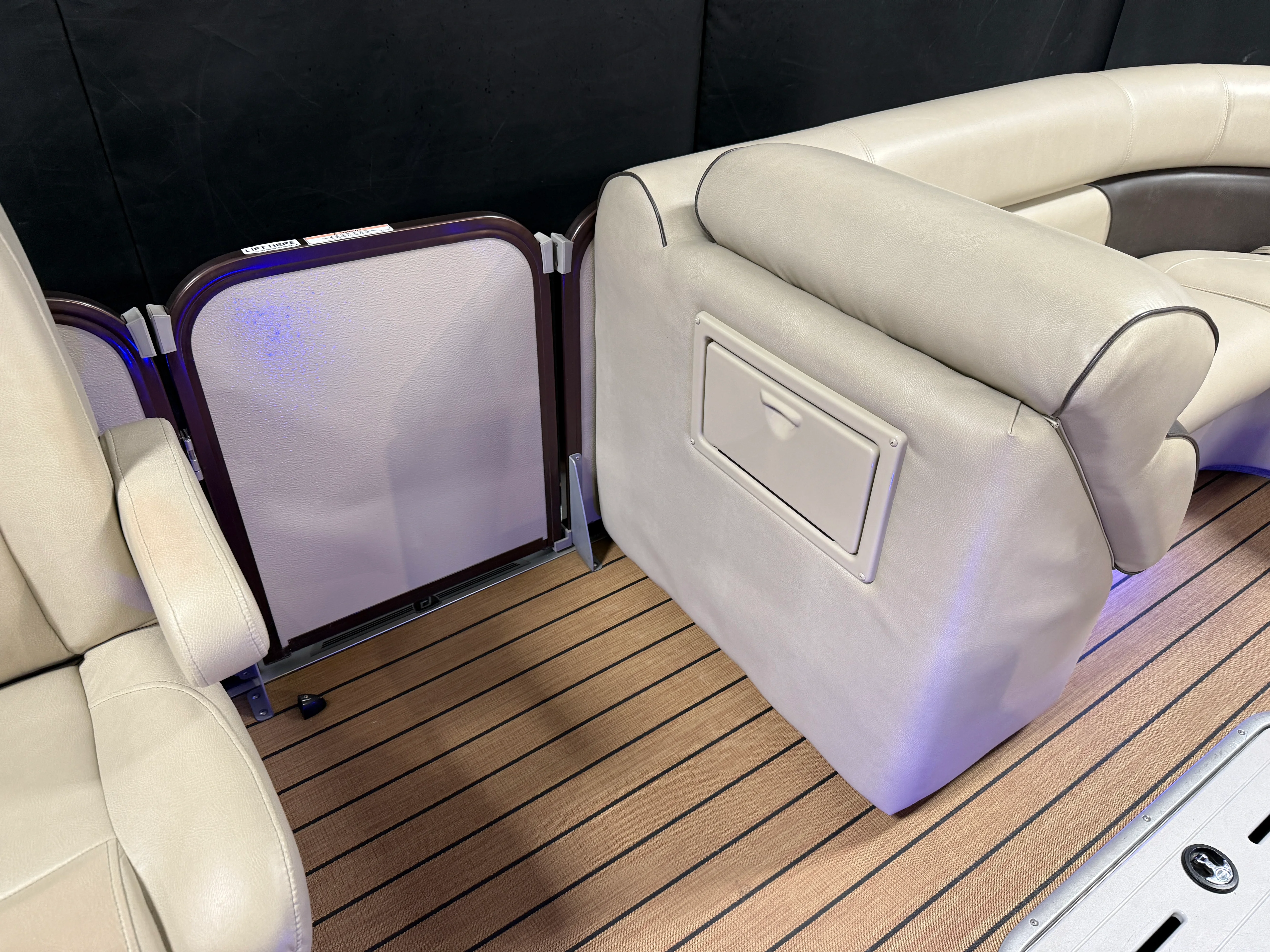 2018 Premier 230 SOLARIS Image Thumbnail #51