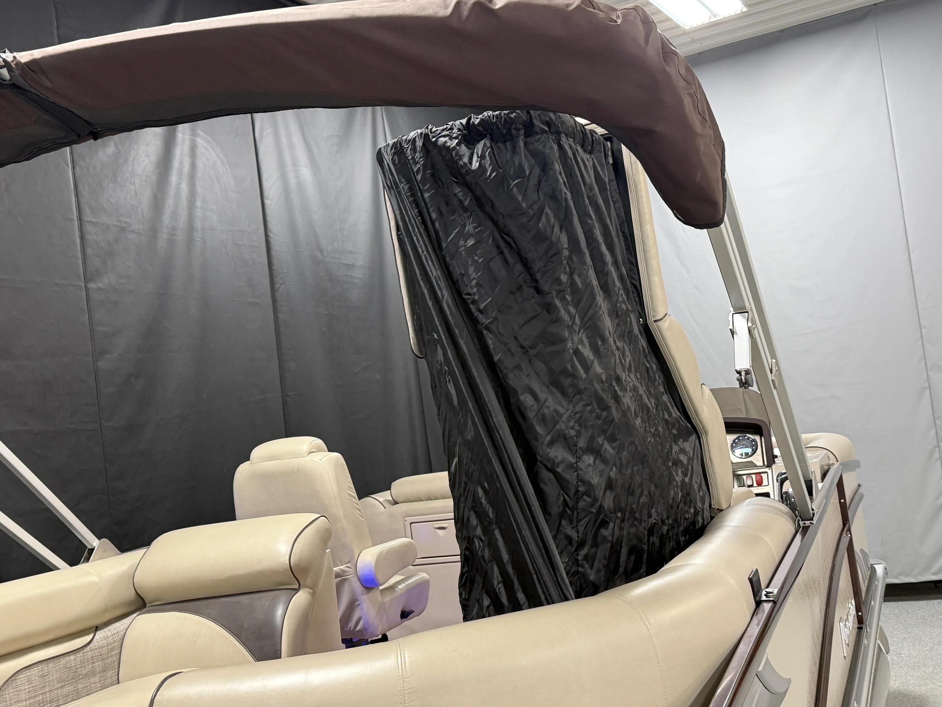 2018 Premier 230 SOLARIS Image Thumbnail #41