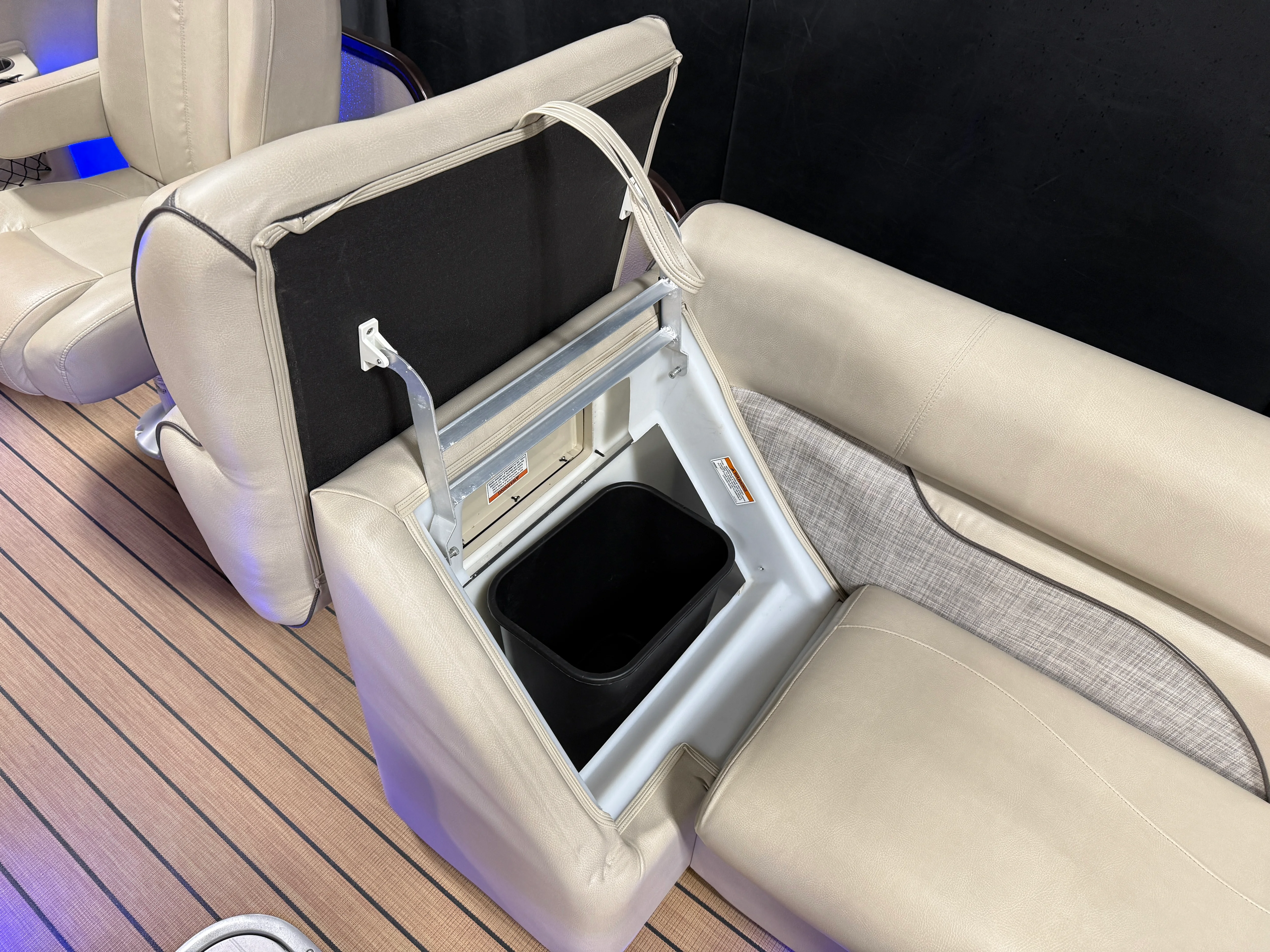 2018 Premier 230 SOLARIS Image Thumbnail #77