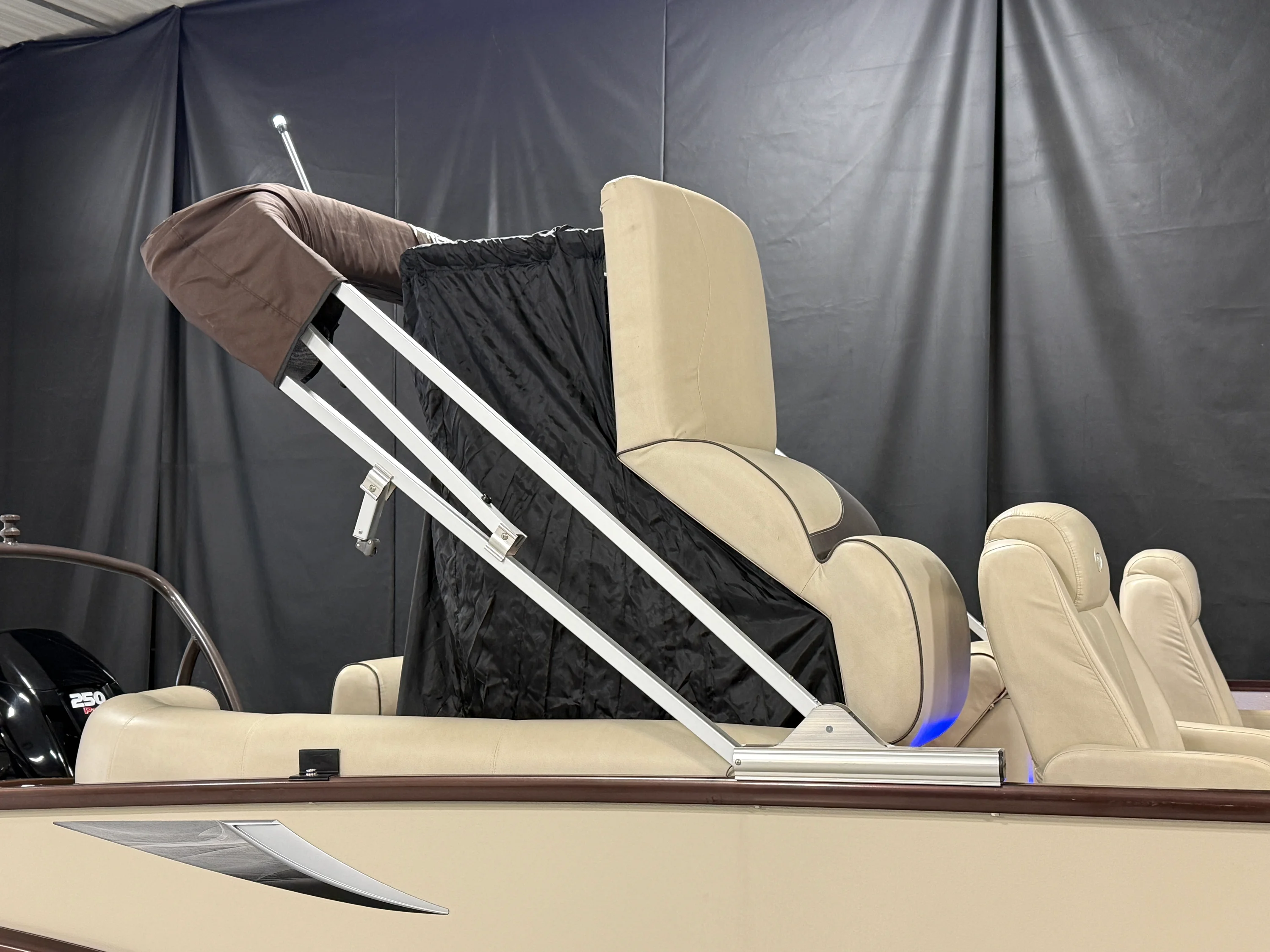 2018 Premier 230 SOLARIS Image Thumbnail #39