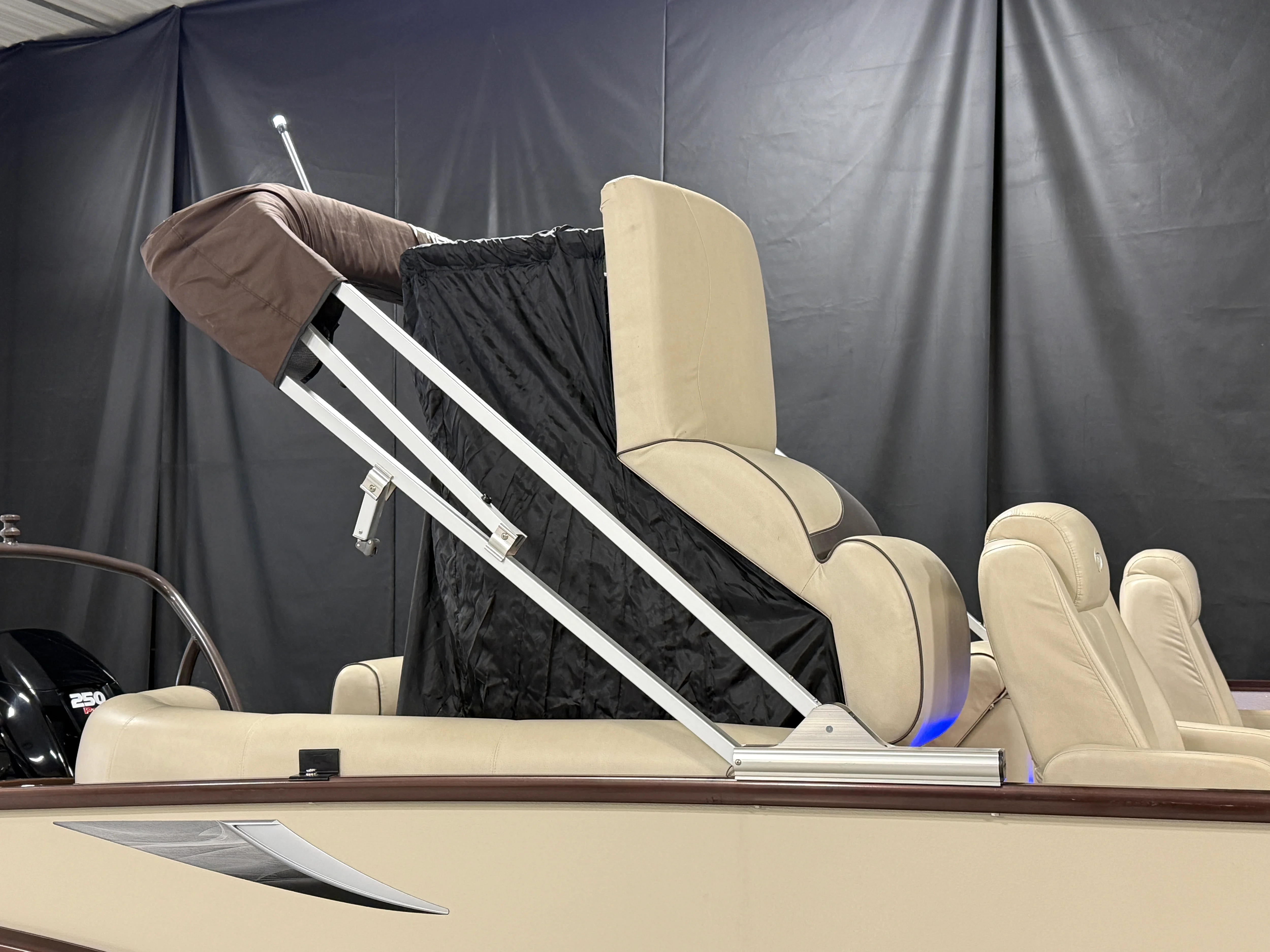 2018 Premier 230 SOLARIS Image Thumbnail #39