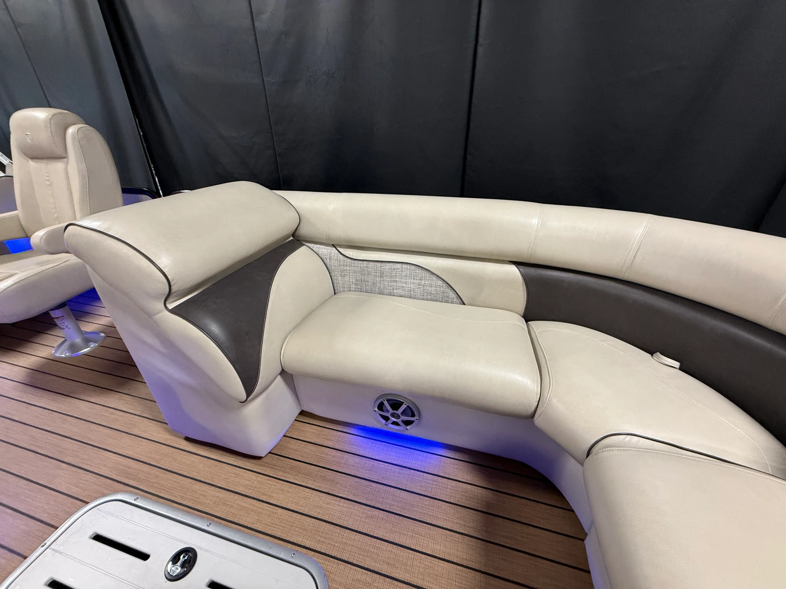 2018 Premier 230 SOLARIS Image Thumbnail #75