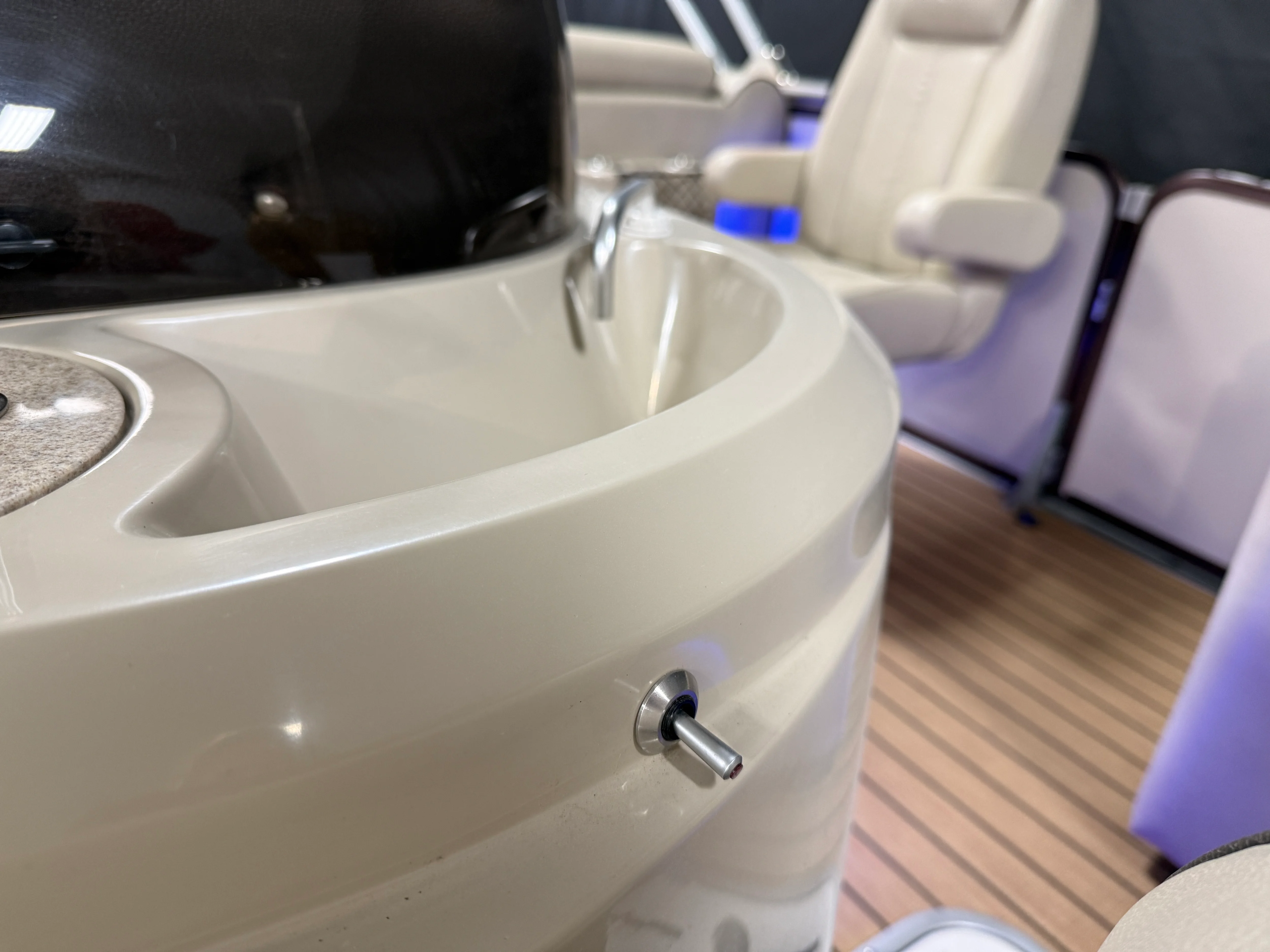 2018 Premier 230 SOLARIS Image Thumbnail #56