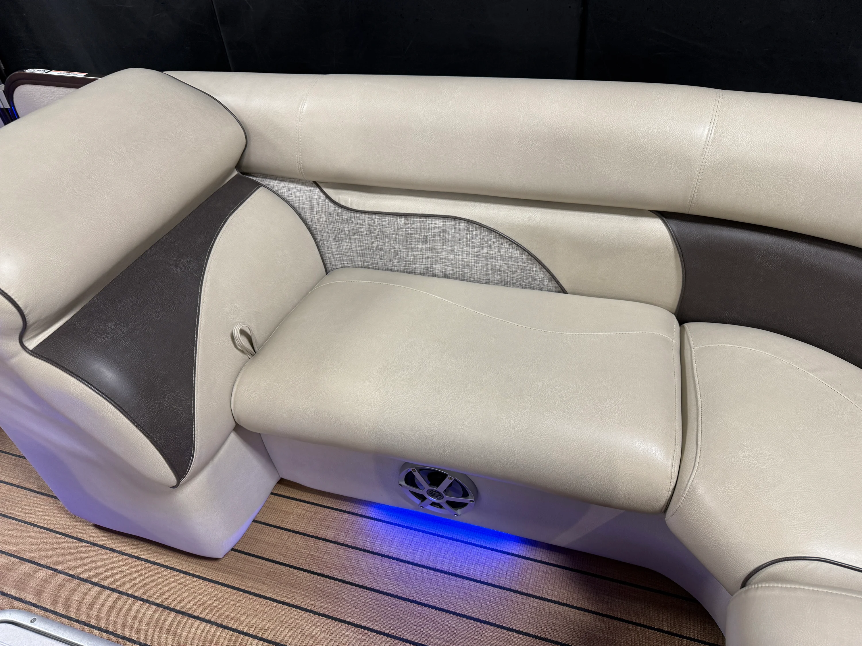 2018 Premier 230 SOLARIS Image Thumbnail #78