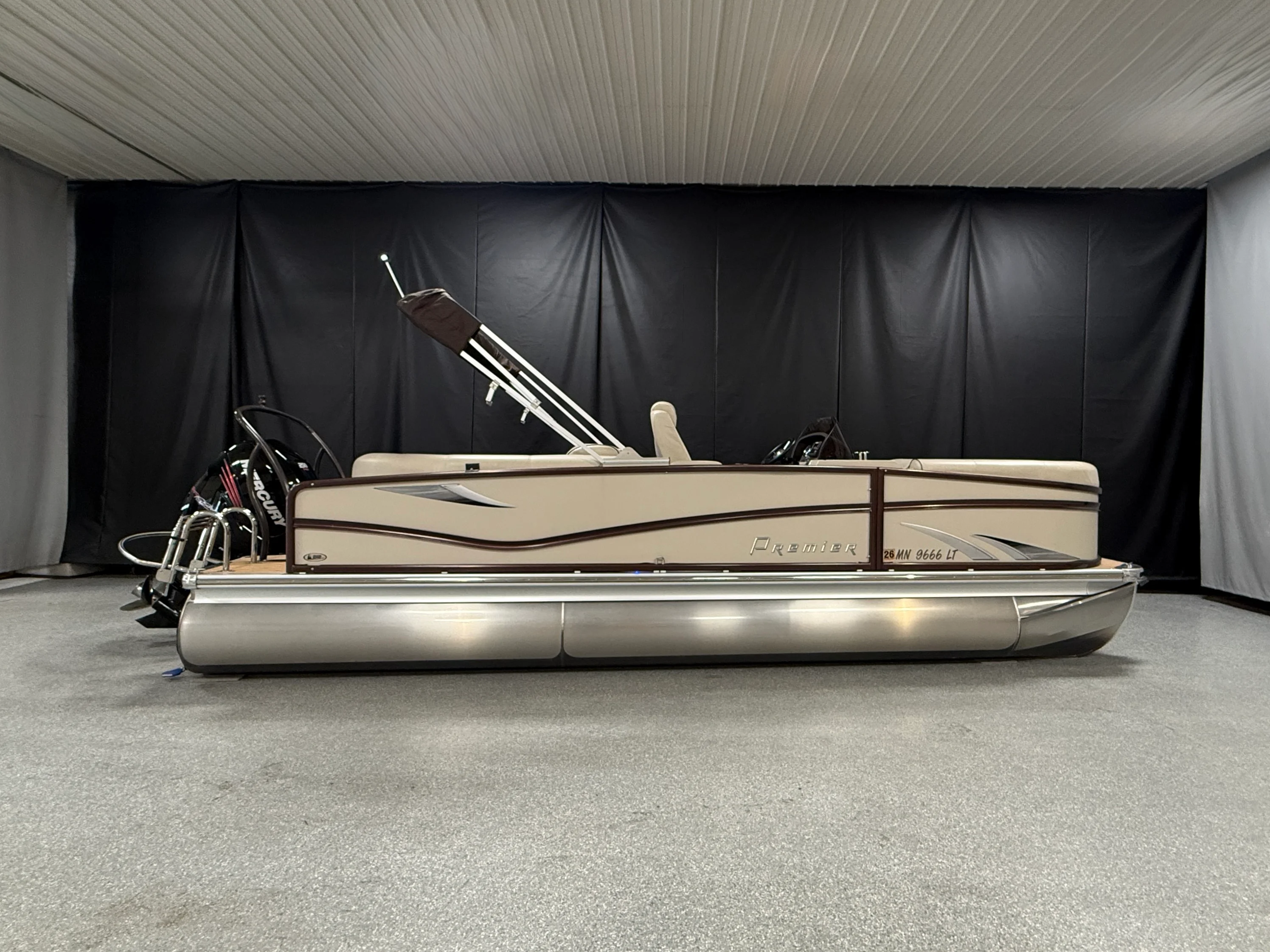 2018 Premier 230 SOLARIS Image Thumbnail #0