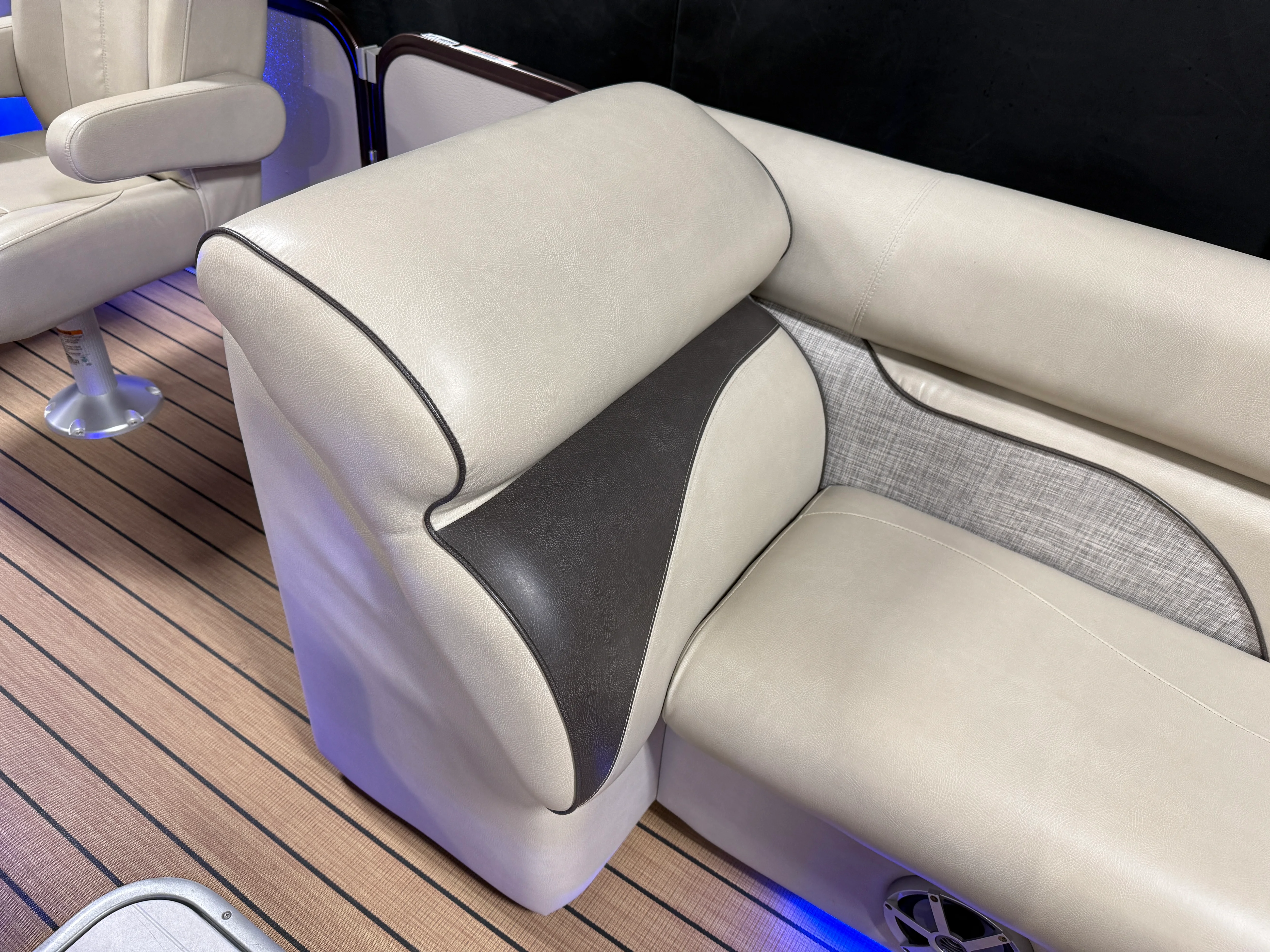 2018 Premier 230 SOLARIS Image Thumbnail #76