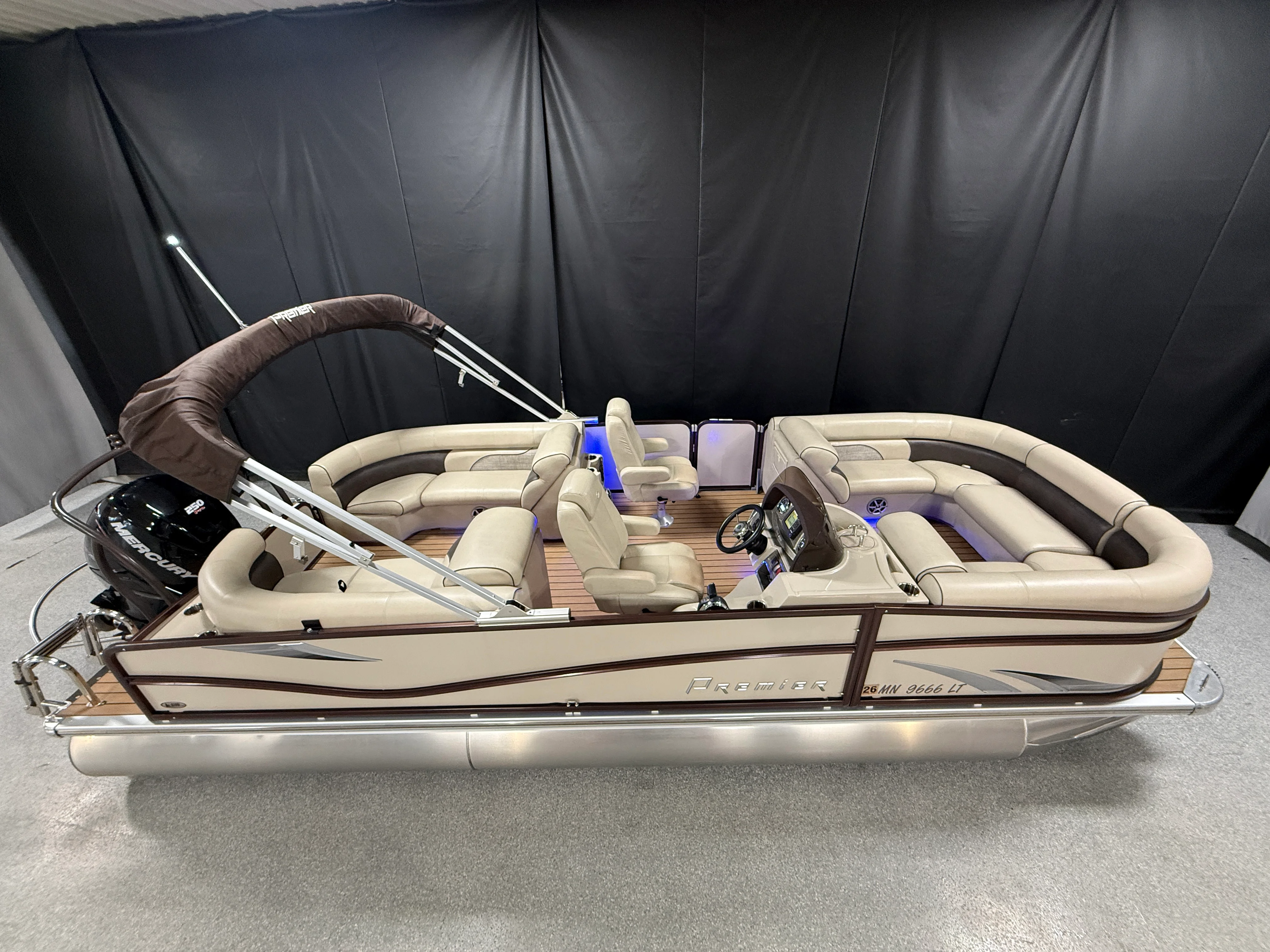 2018 Premier 230 SOLARIS Image Thumbnail #1